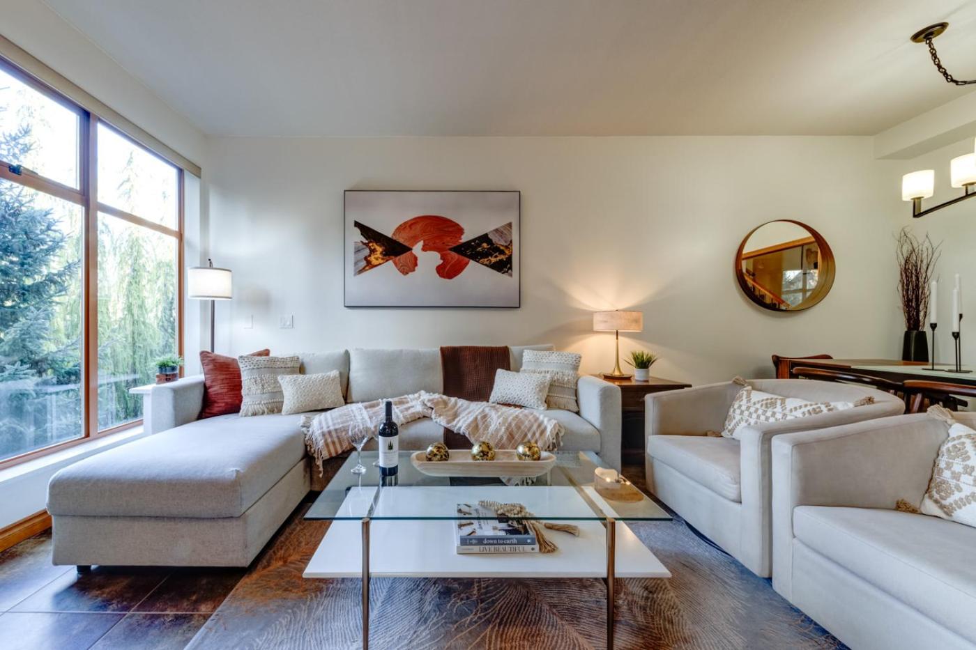 Central 2BR with Prime Amenities