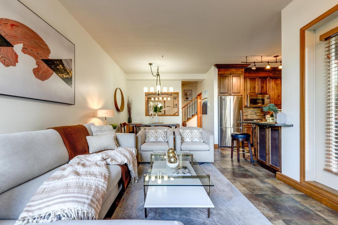 Central 2BR with Prime Amenities