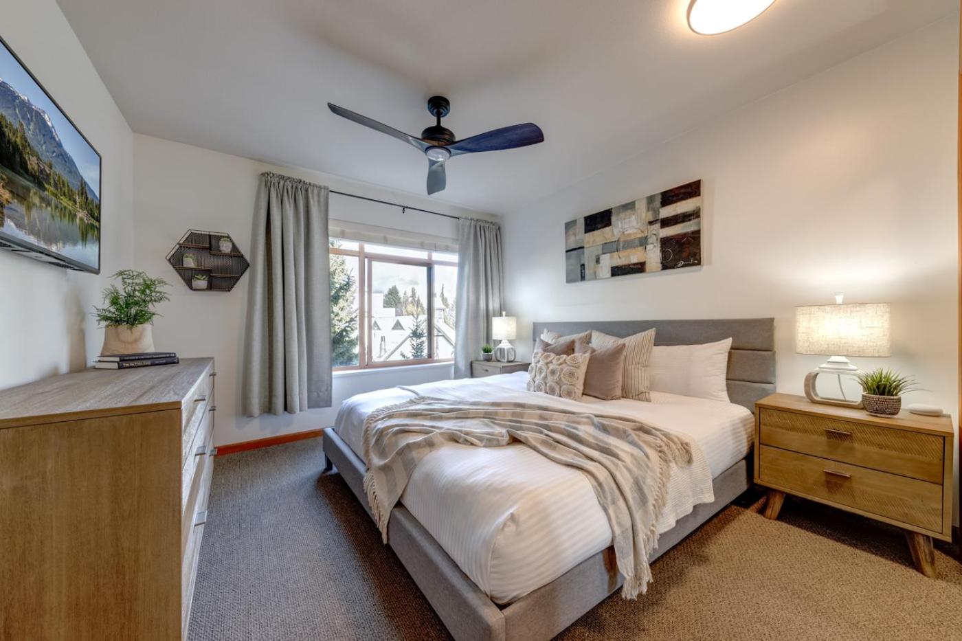 Central 2BR with Prime Amenities