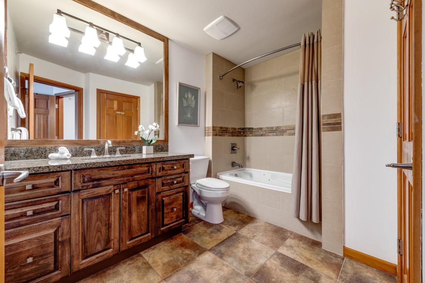 Central 2BR with Prime Amenities