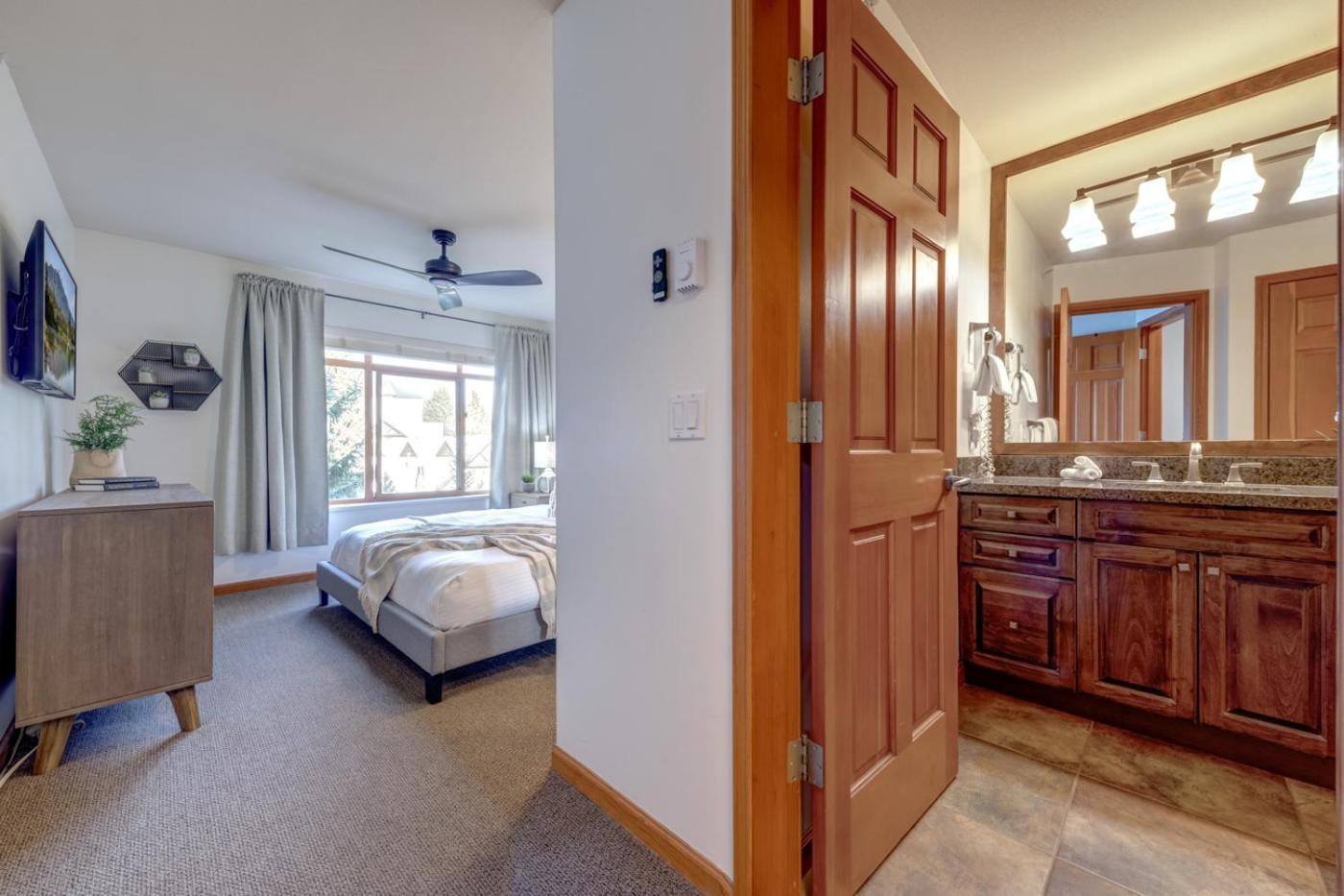 Central 2BR with Prime Amenities