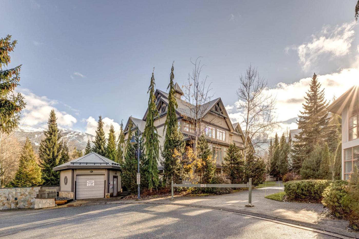 Central 2BR with Prime Amenities
