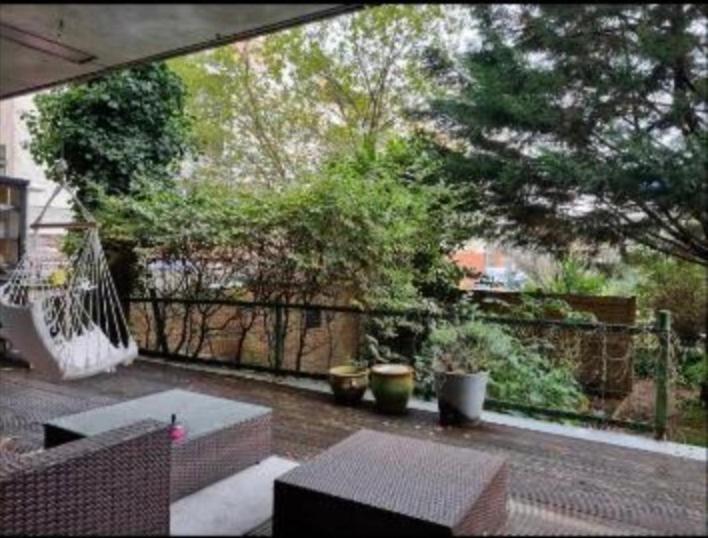 Quiet Garden Room Amsterdam West - by Peter