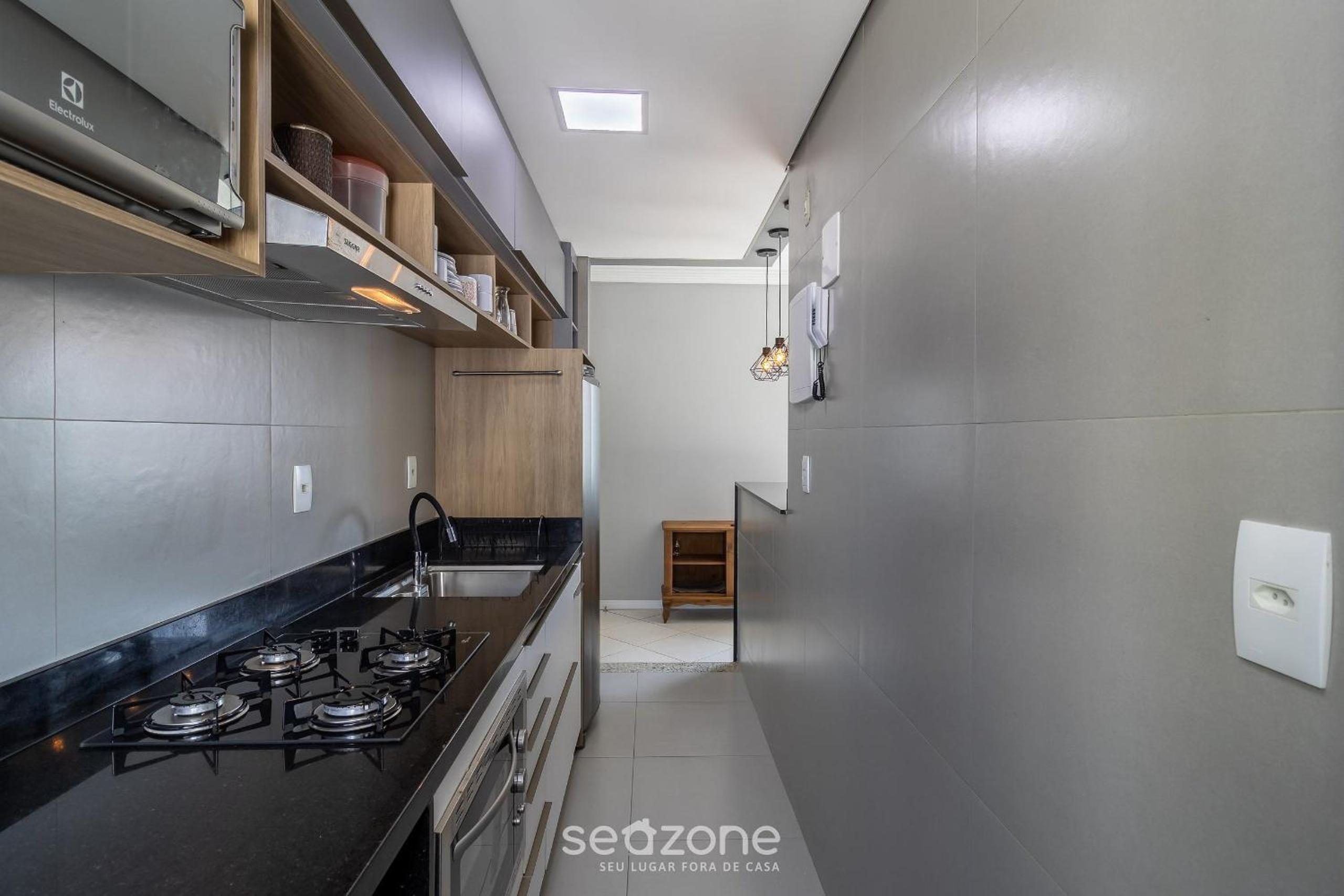 Aprt w balcony 600m fr the coast Centro BC EJF0702