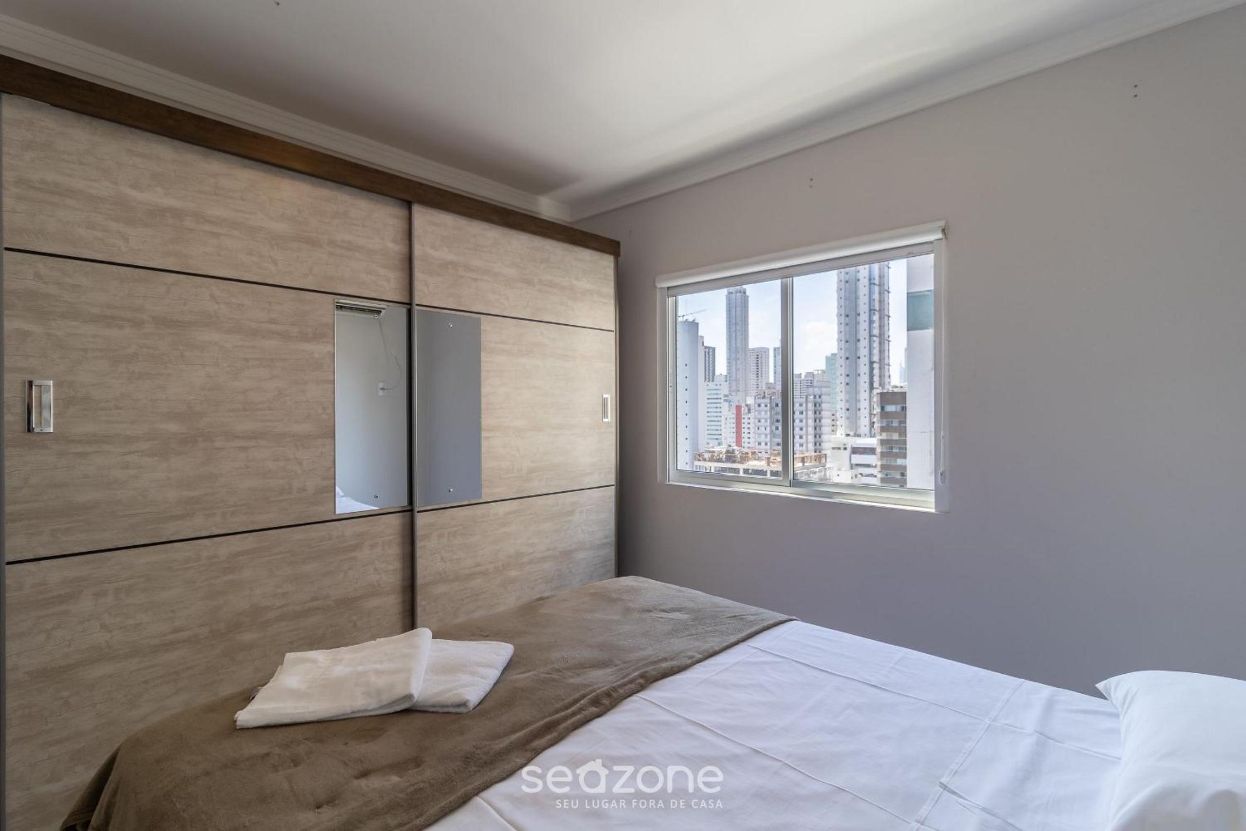 Aprt w balcony 600m fr the coast Centro BC EJF0702