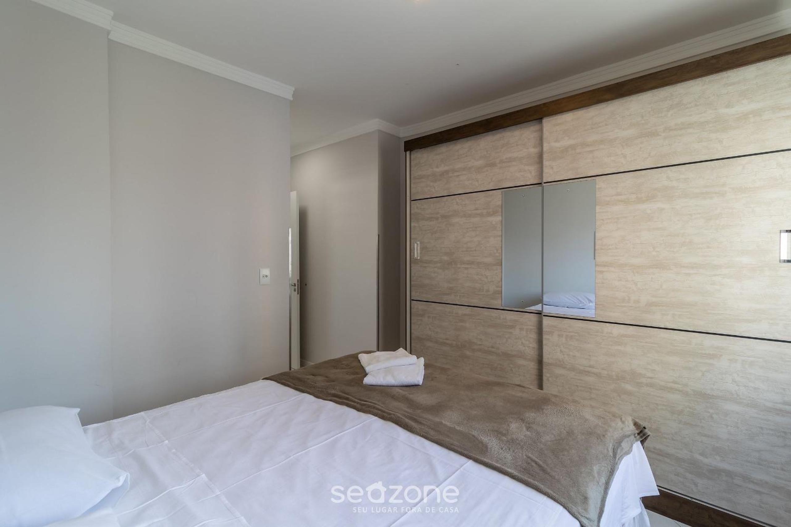 Aprt w balcony 600m fr the coast Centro BC EJF0702