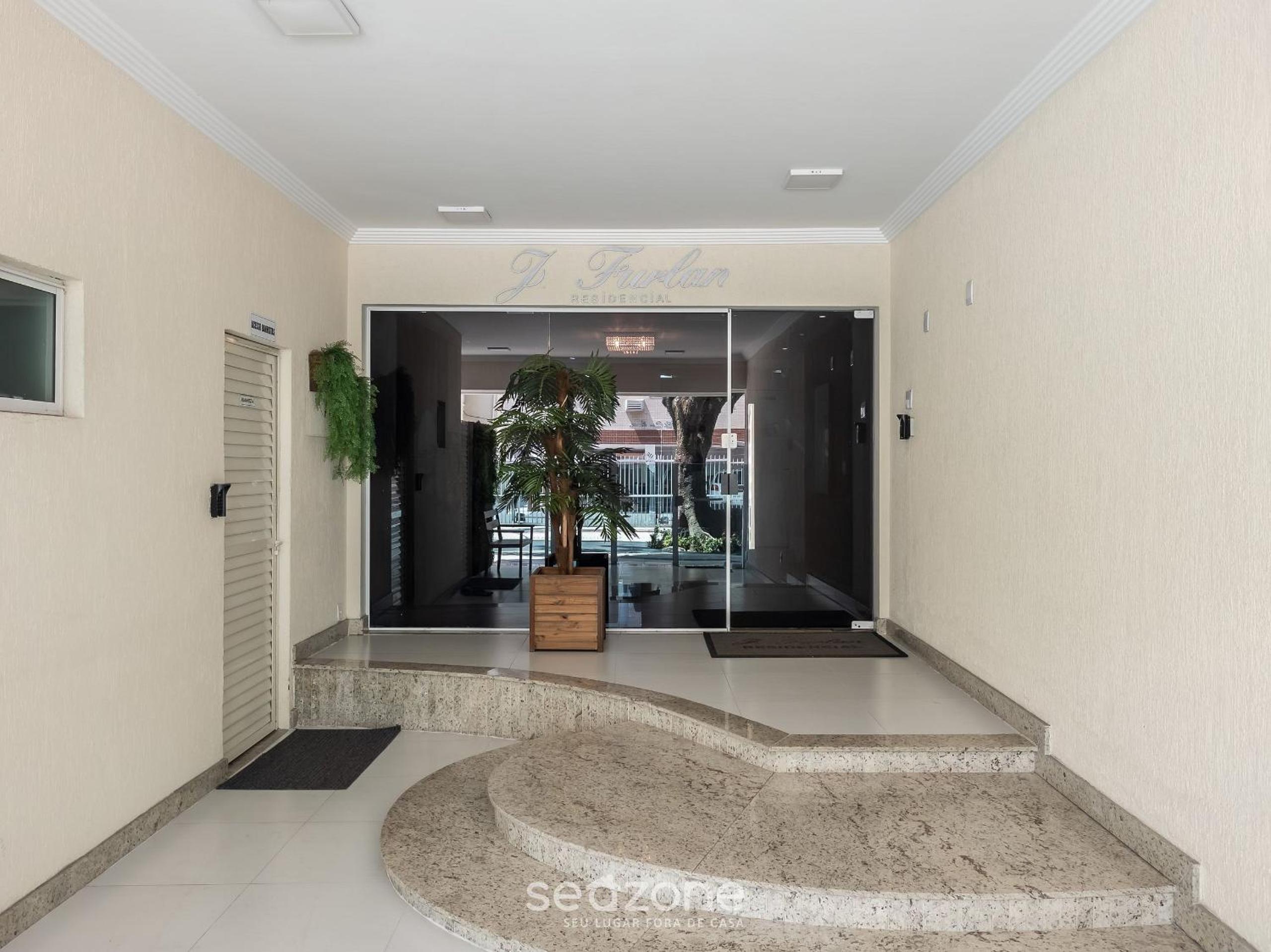 Aprt w balcony 600m fr the coast Centro BC EJF0702
