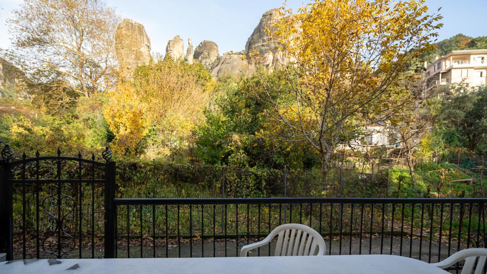 The Miller House under Meteora view 4