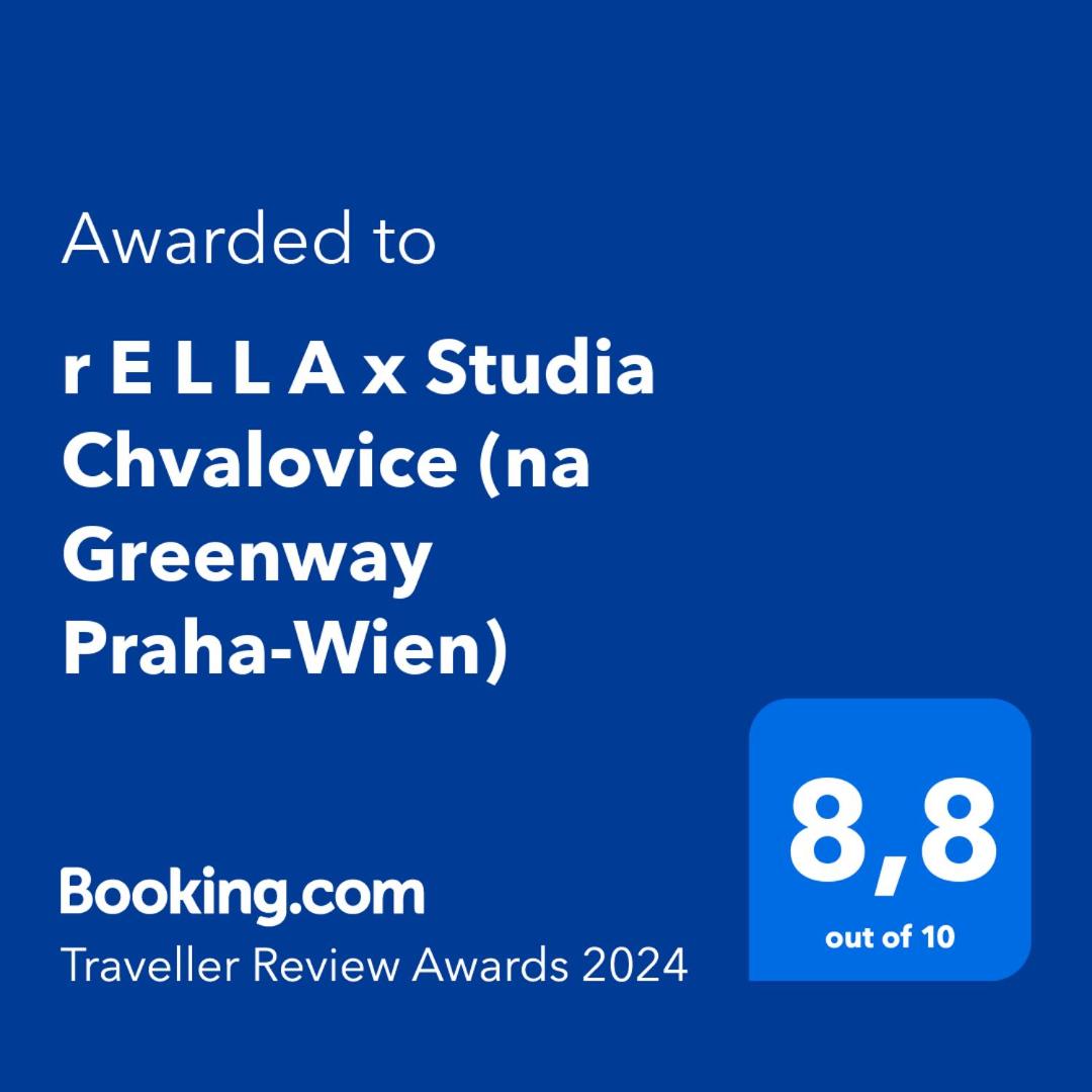 r E L L A x Studia Chvalovice Hatě na Greenway Praha-Wien