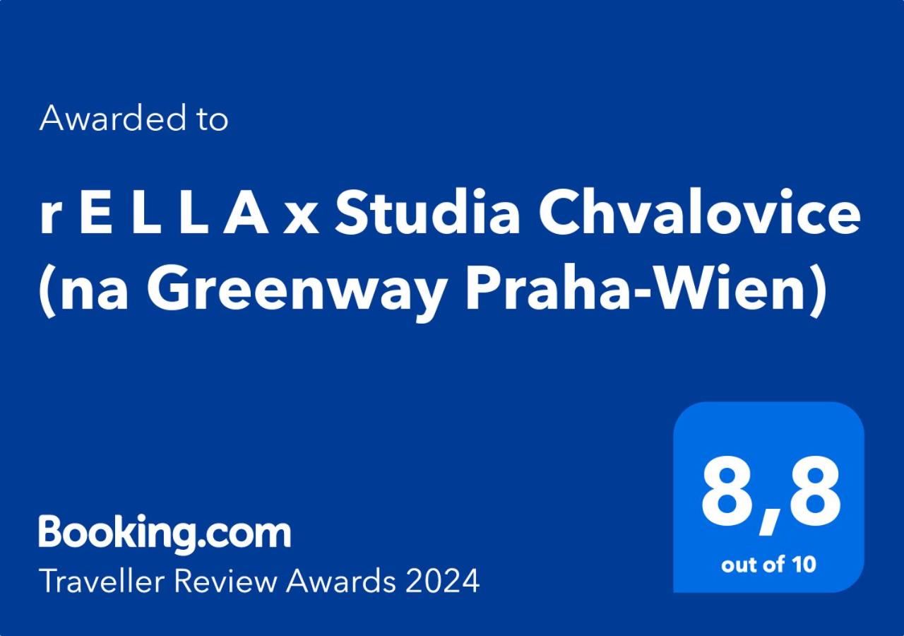 r E L L A x Studia Chvalovice Hatě na Greenway Praha-Wien