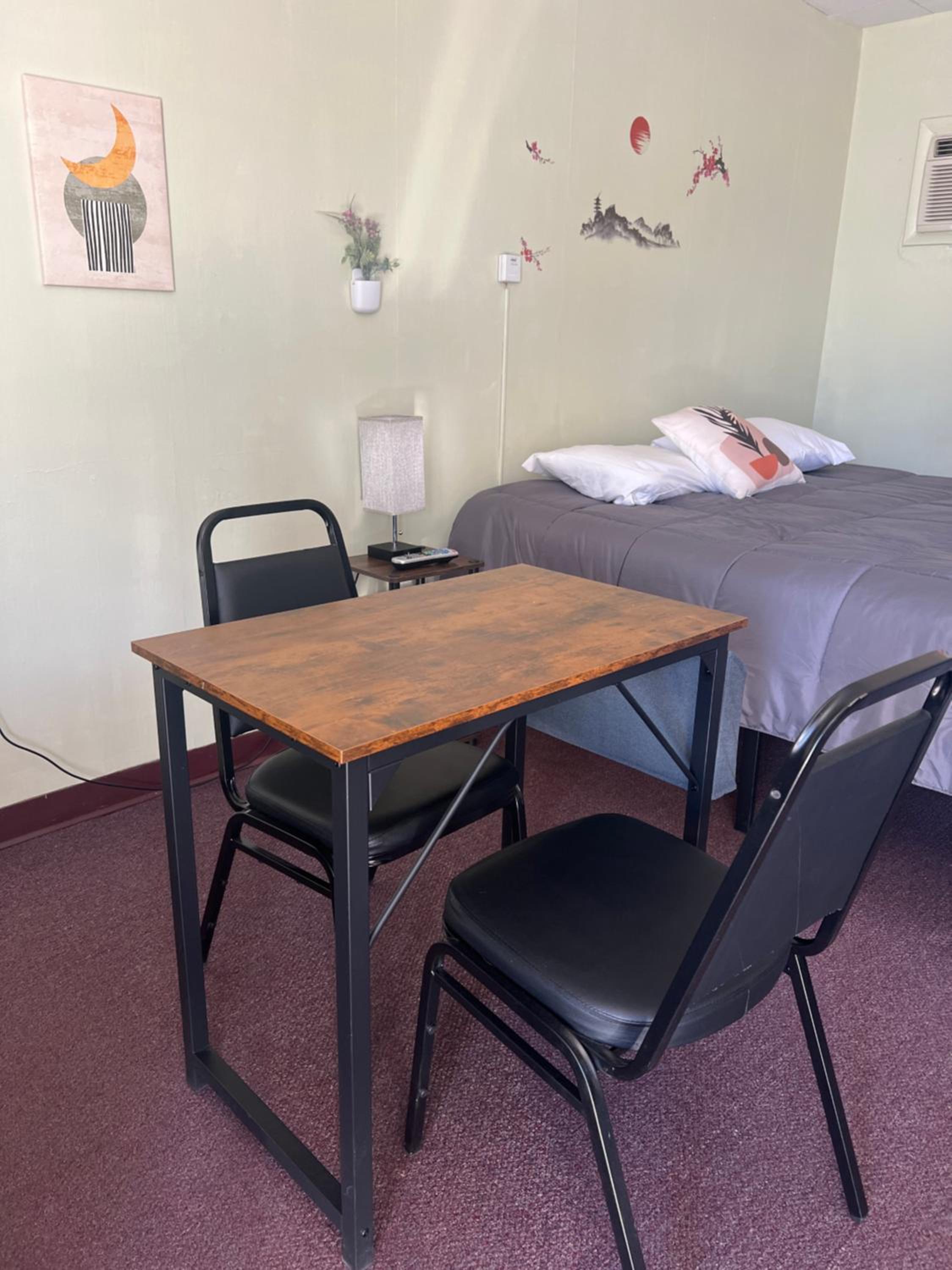 Midtown Inn & Suites