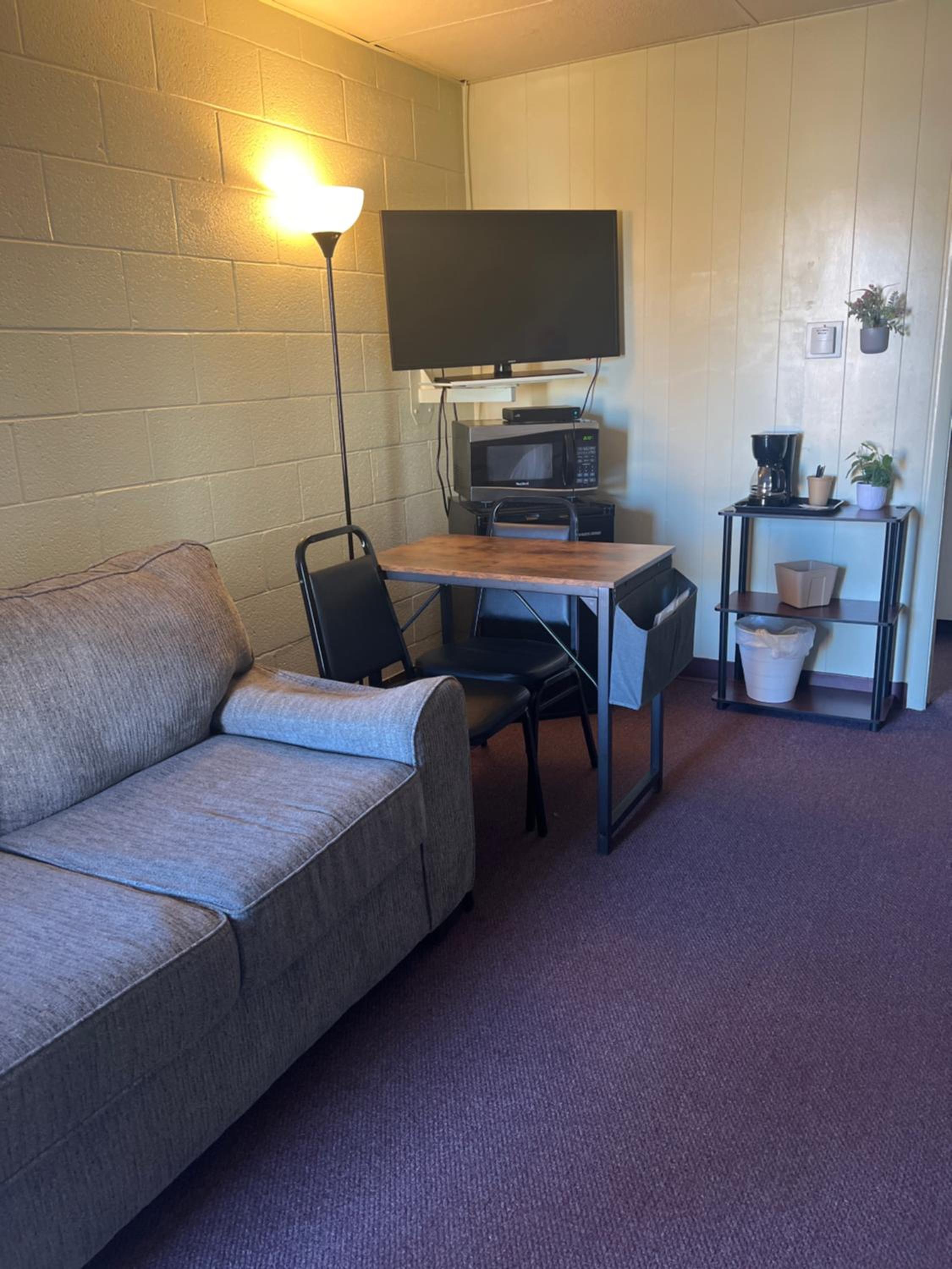 Midtown Inn & Suites