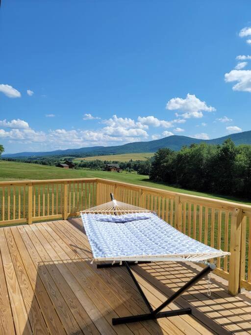 COZY COTTAGE WITH MOUNTAIN VIEW AT LAKEFRONT LOT view 4