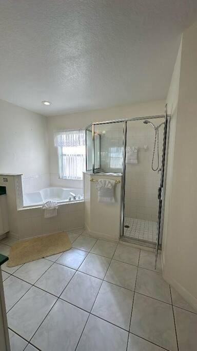 Family Vacation Home in Quiet Community with Private Pool and Spa view 5