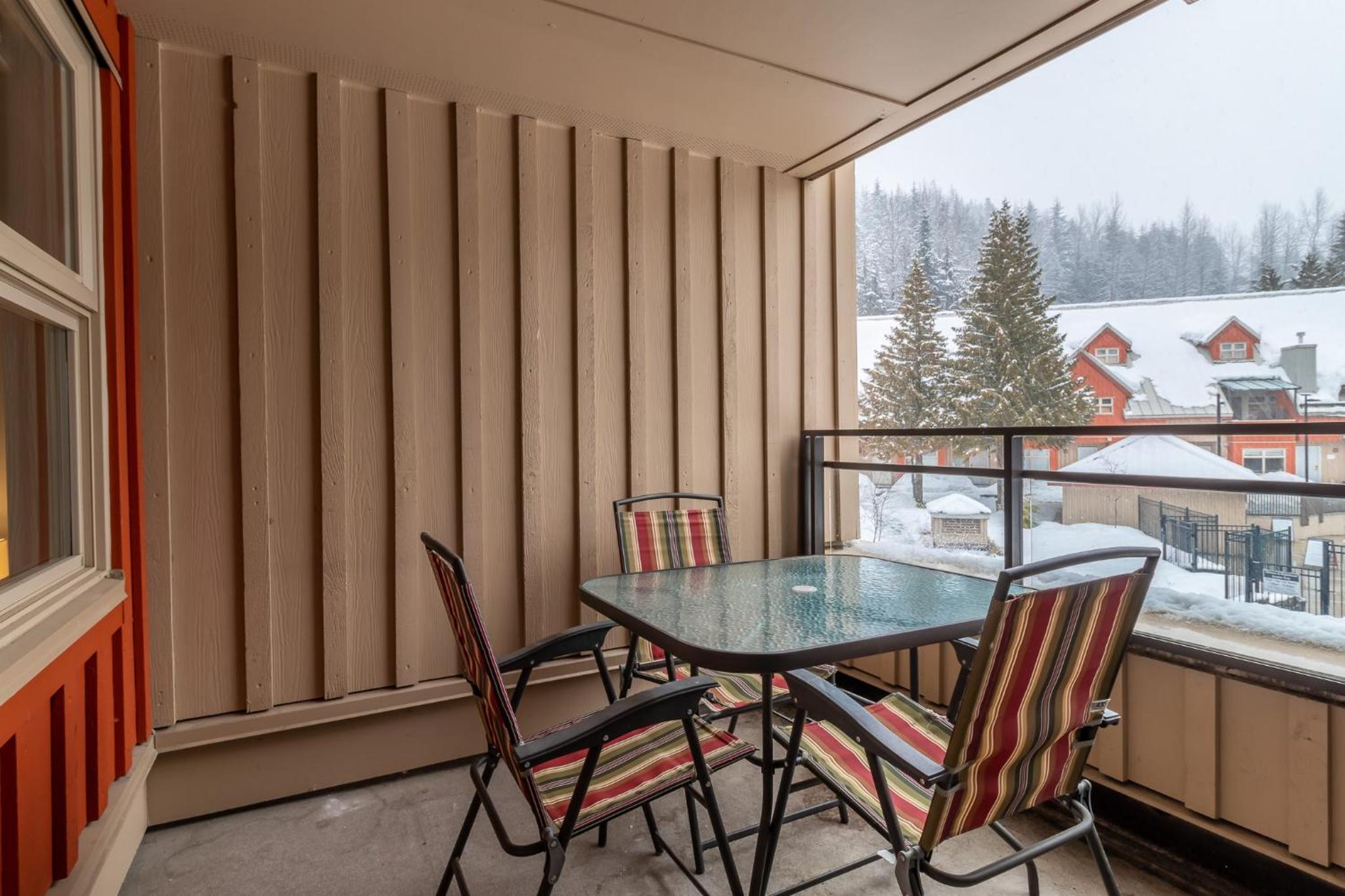 Creekside Slopeside 1BR with pool, hot tub, BBQ
