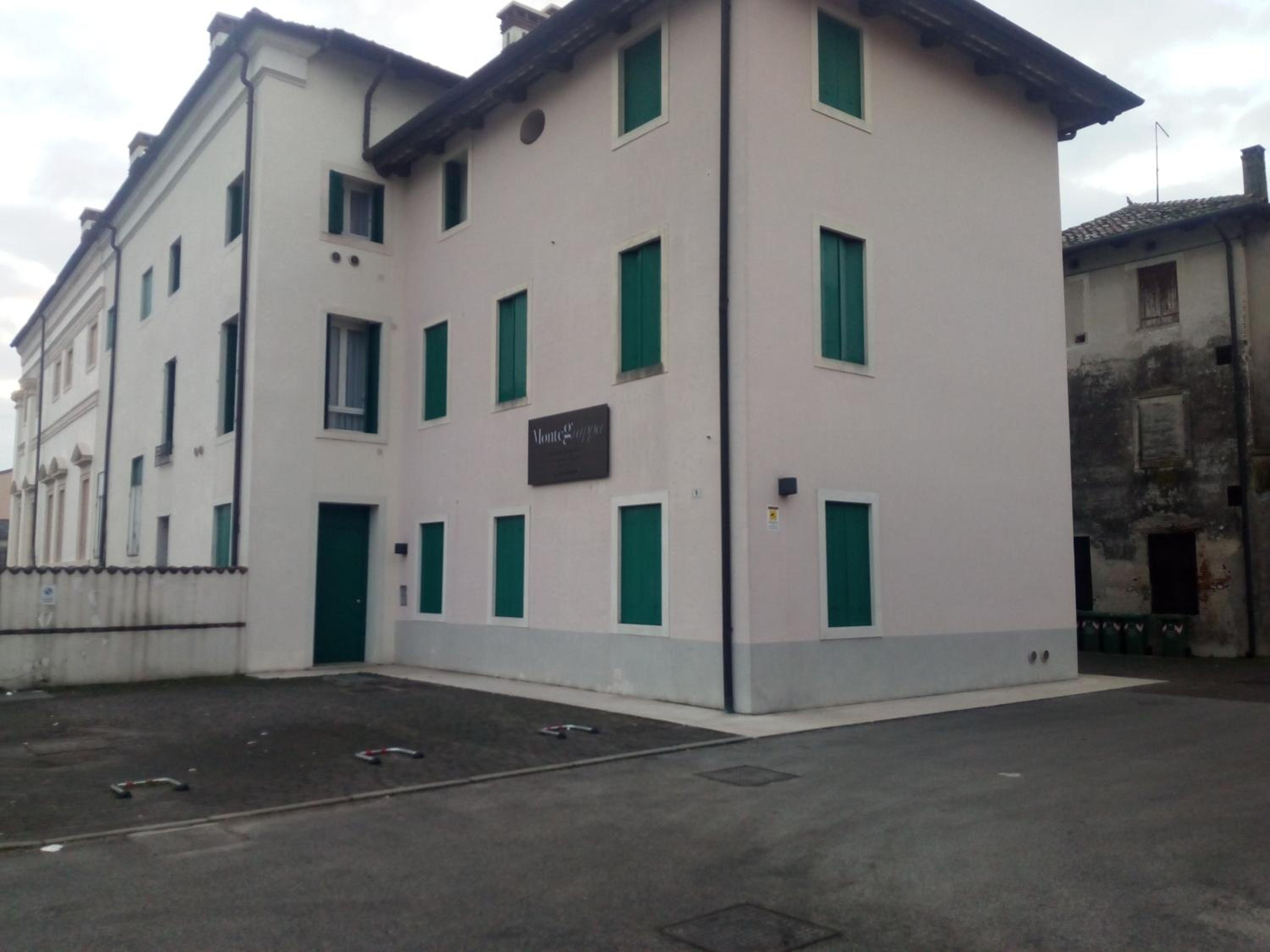 Photo 42
