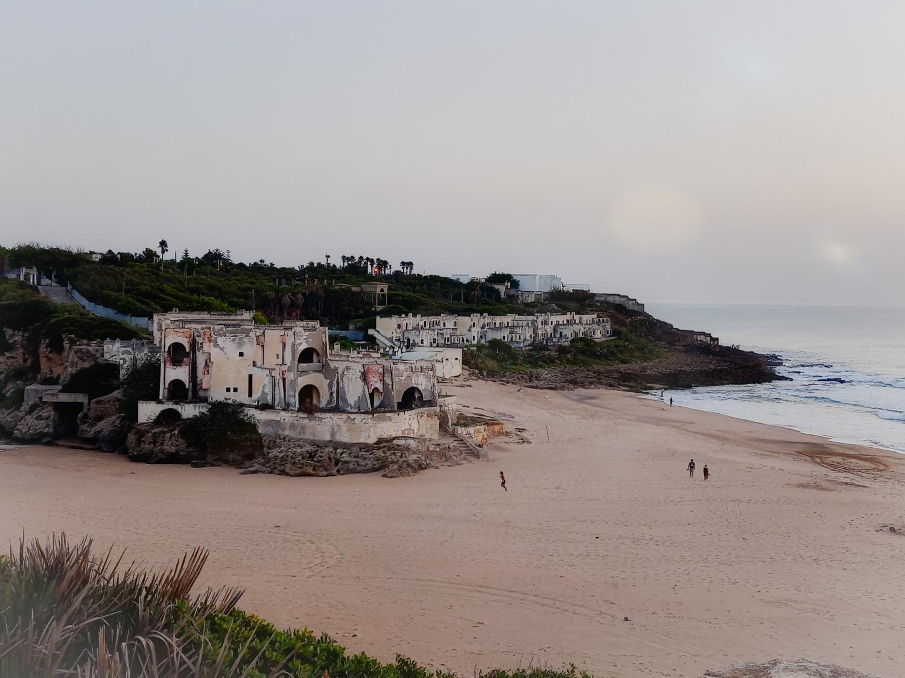 Fantastique Appartement avec piscine sur la plage de Achakar de Tanger - proche du Cap Spartel & la Grotte d'Hercule