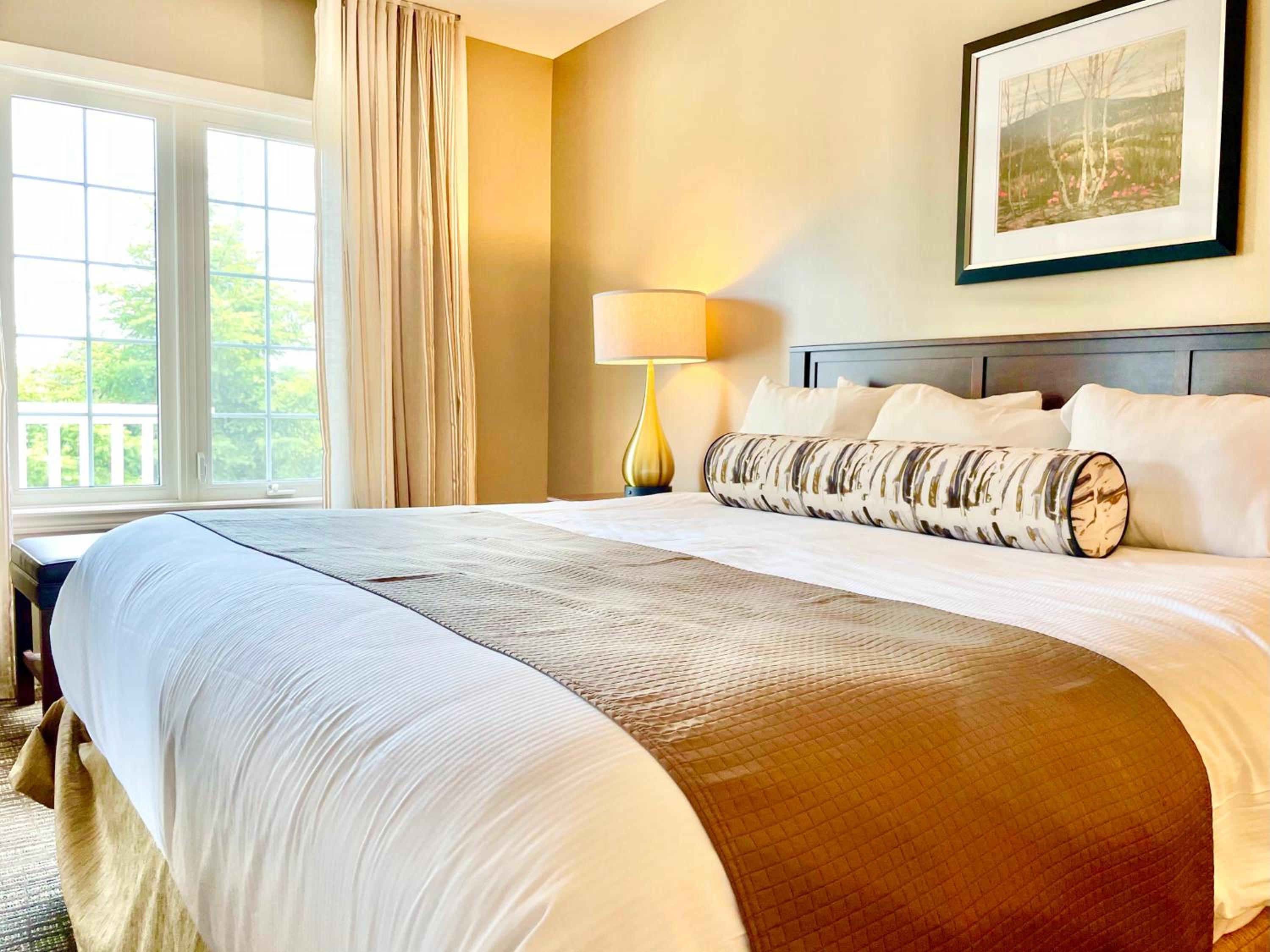 Hillside Haven: Carriage Club Resort Retreat