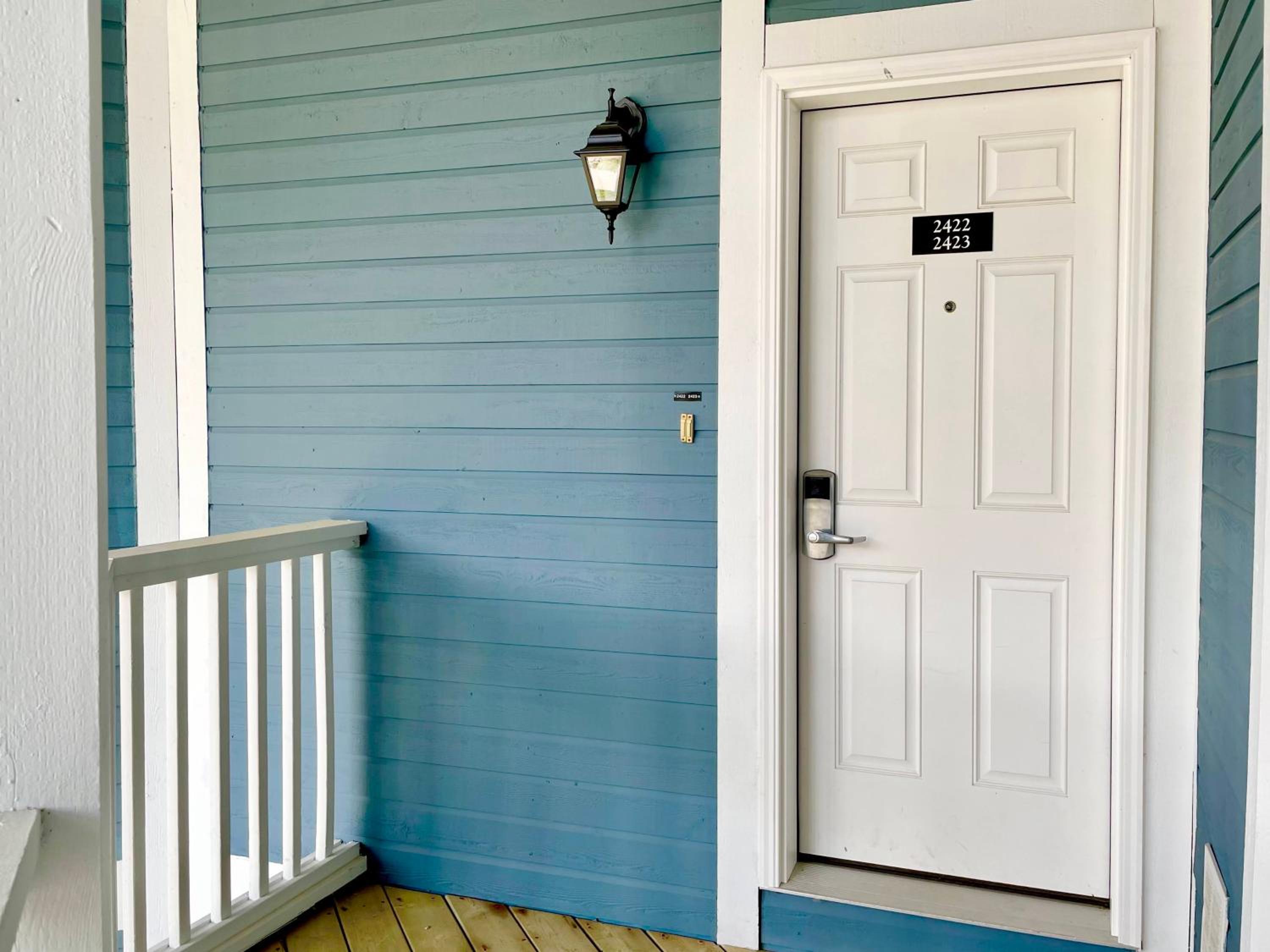 Hillside Haven: Carriage Club Resort Retreat