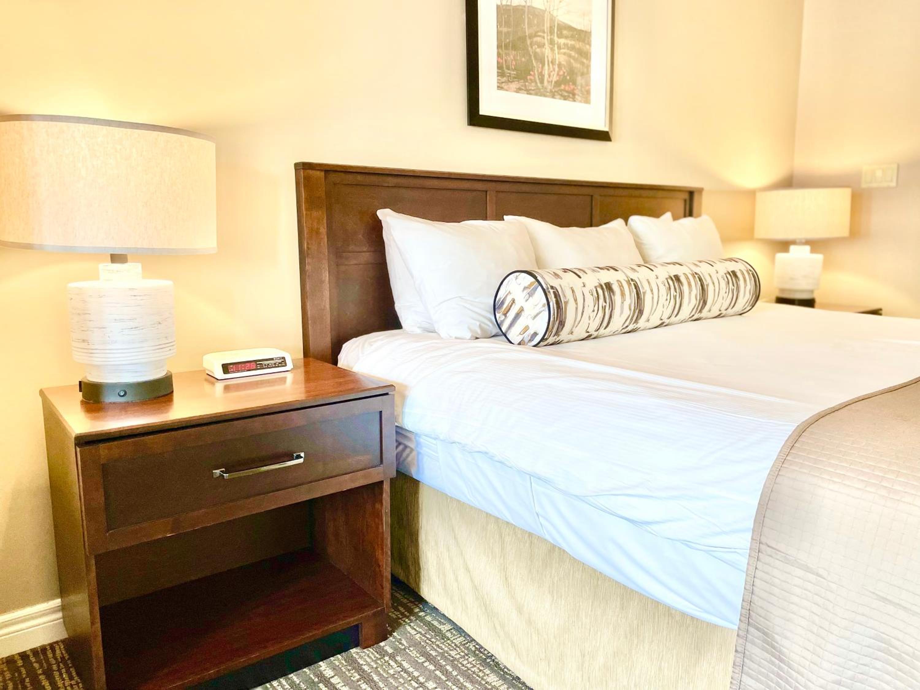 Hillside Haven: Carriage Club Resort Retreat