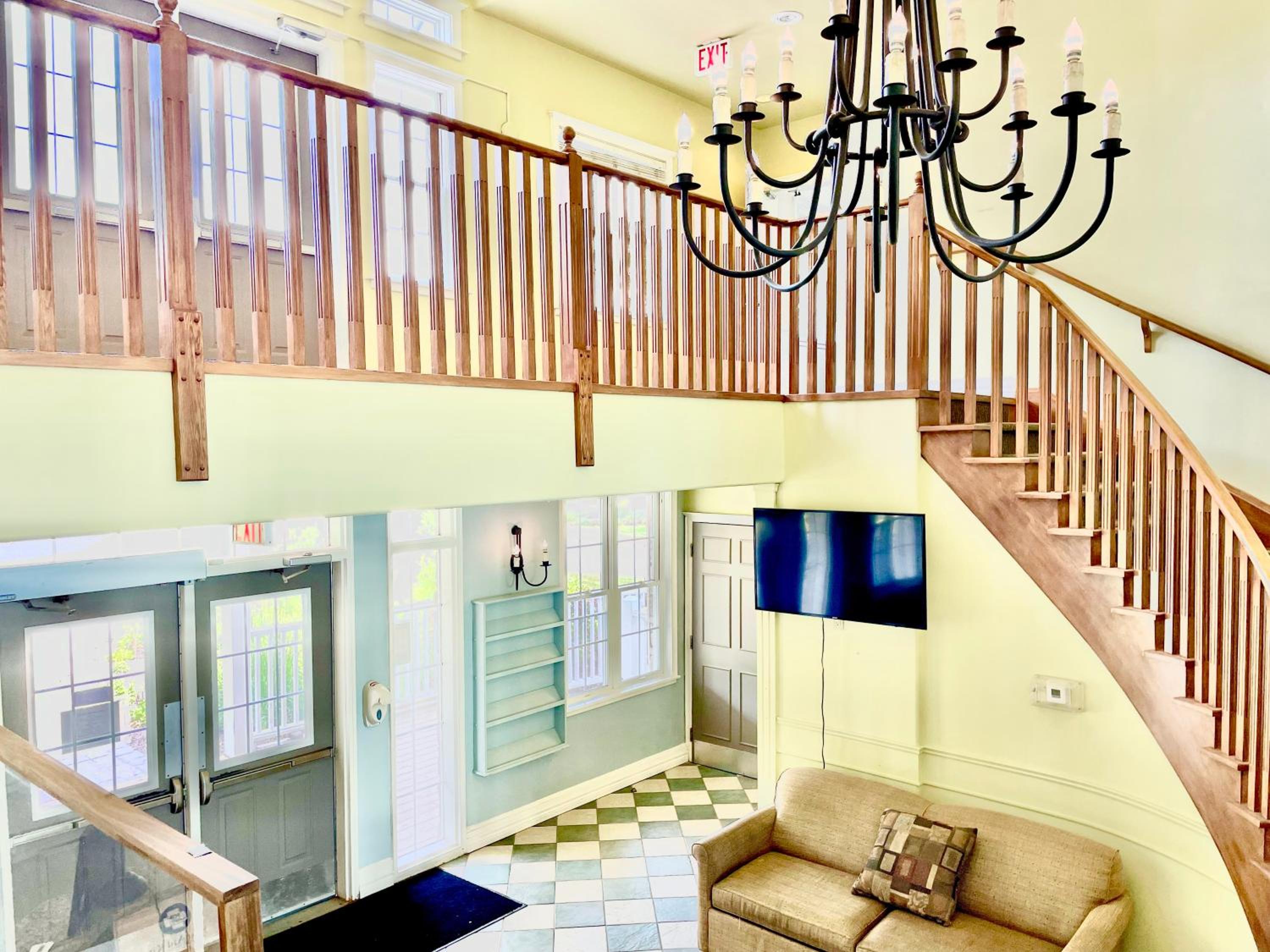 Hillside Haven: Carriage Club Resort Retreat