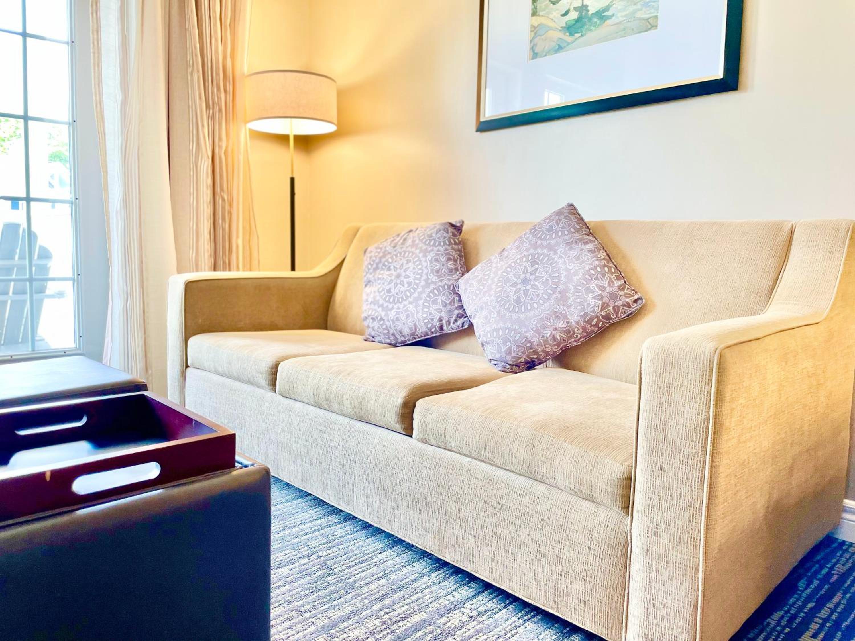 Hillside Haven: Carriage Club Resort Retreat