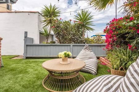 SURF STUDIO Ocean View Patio Steps 2 Beach Parking - El Porto E DO NOT REACTIVATE view 3