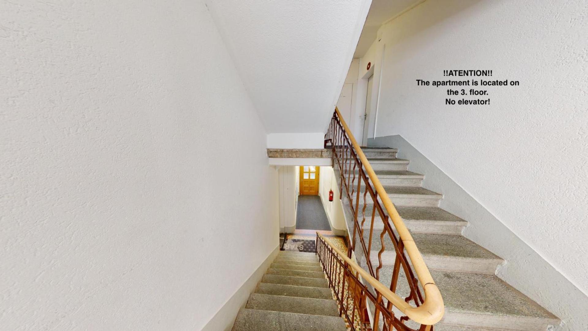 Solution-Grischun - Zentrales Dachzimmer - Kaffee&Tee - Gemeinschaftsbad - Etagenbett -Dachterrasse