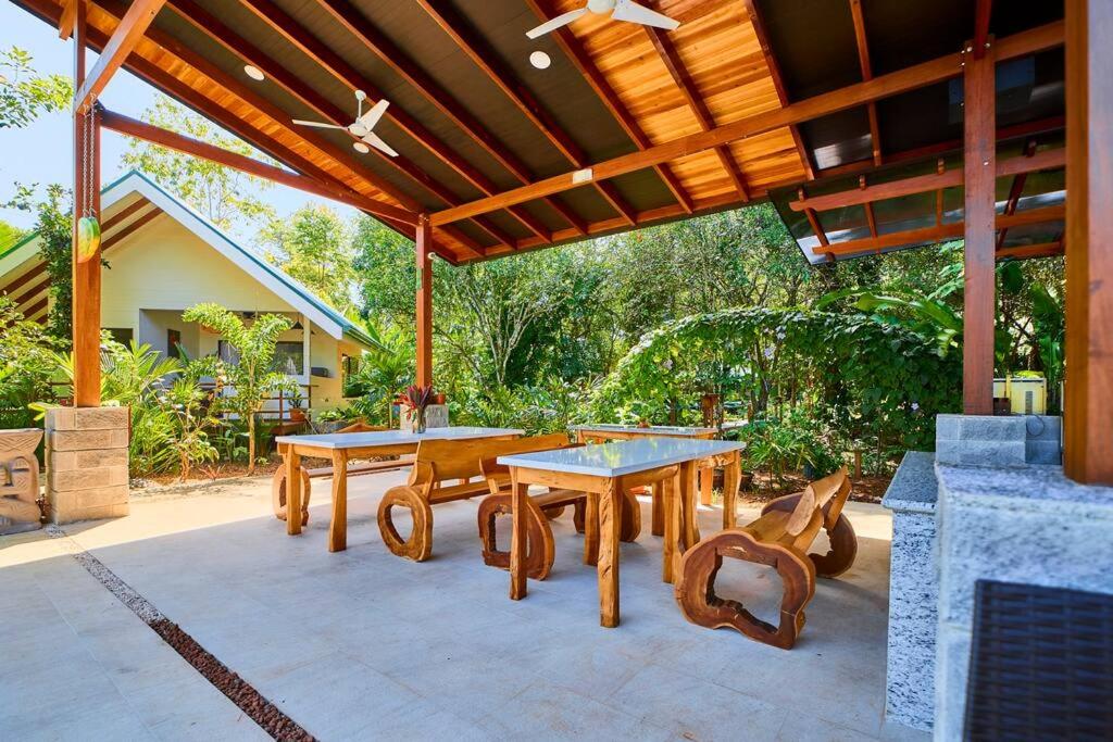 Casa Jeffrey - Beach Escape, Stunning views, Private Pool Steps to Ocean