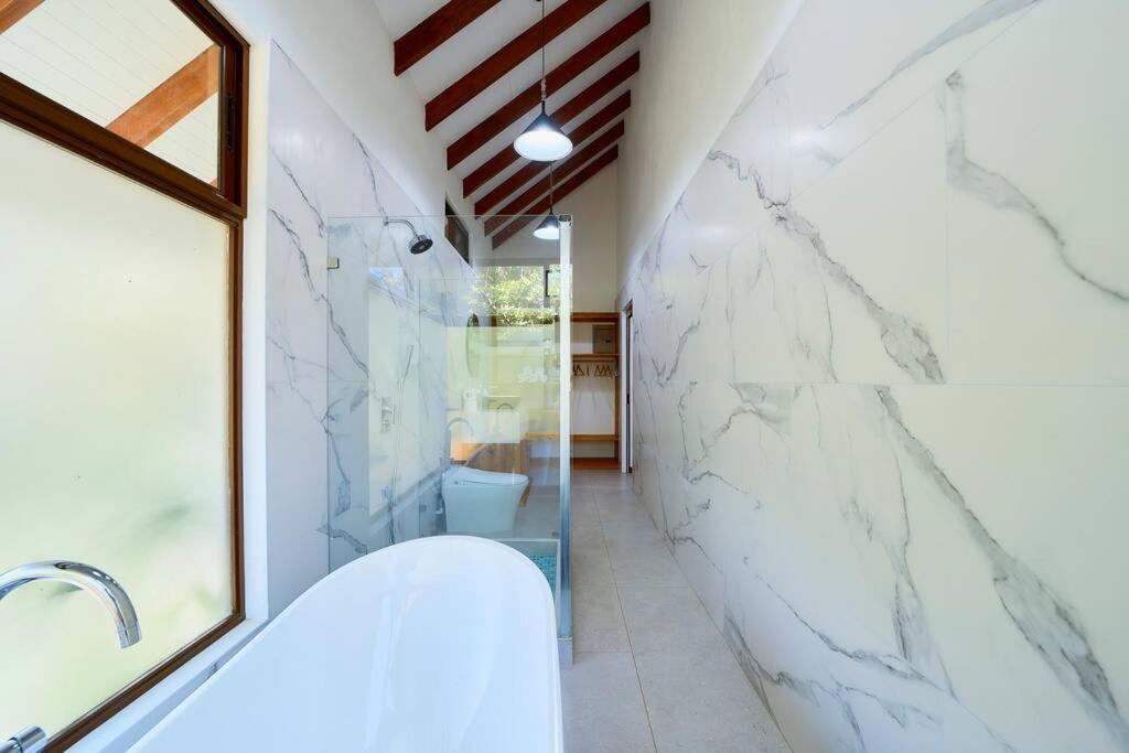 Casa Jeffrey - Beach Escape, Stunning views, Private Pool Steps to Ocean