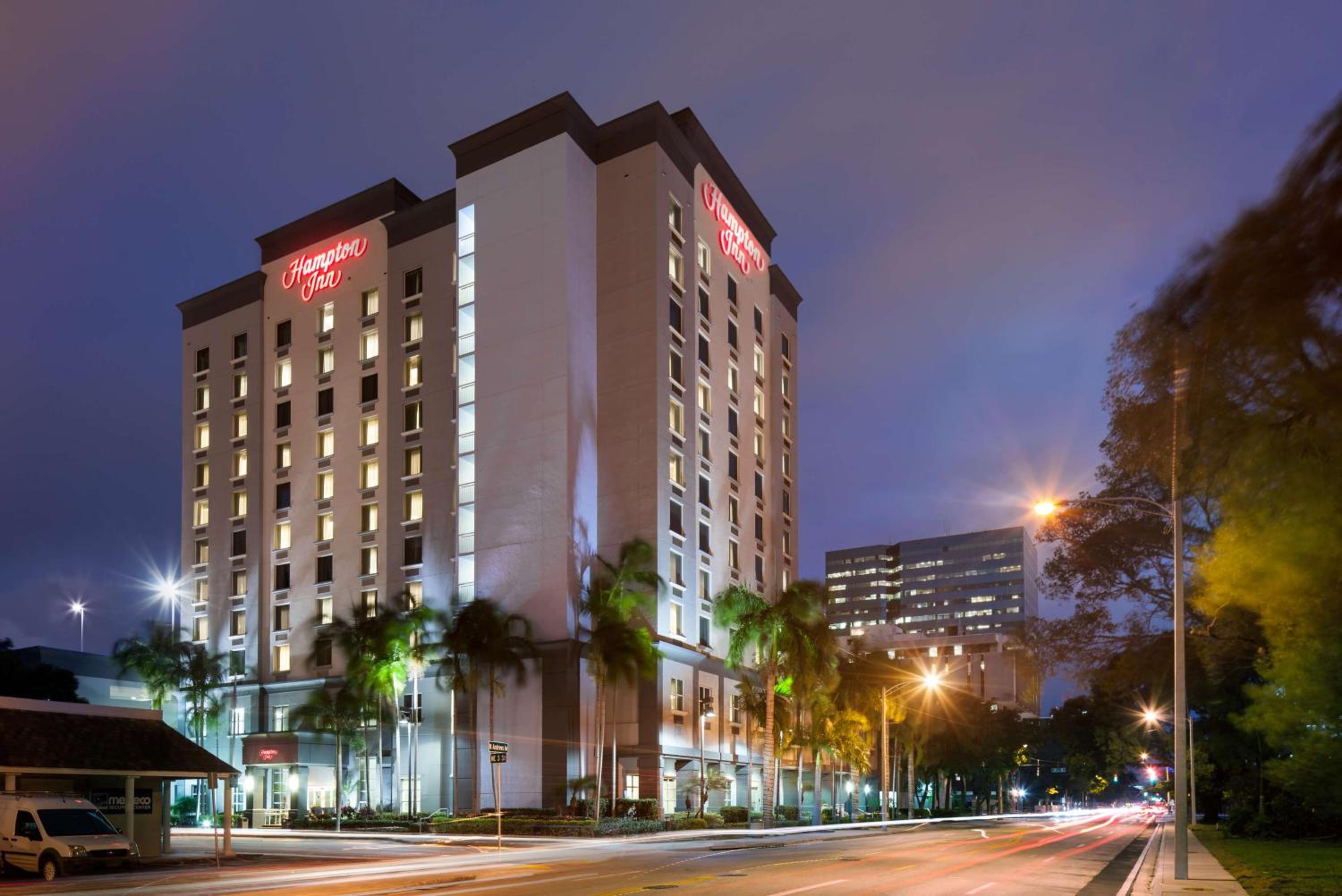 Hotel Hampton Inn Fort Lauderdale Downtown Las Olas Area - Image 1