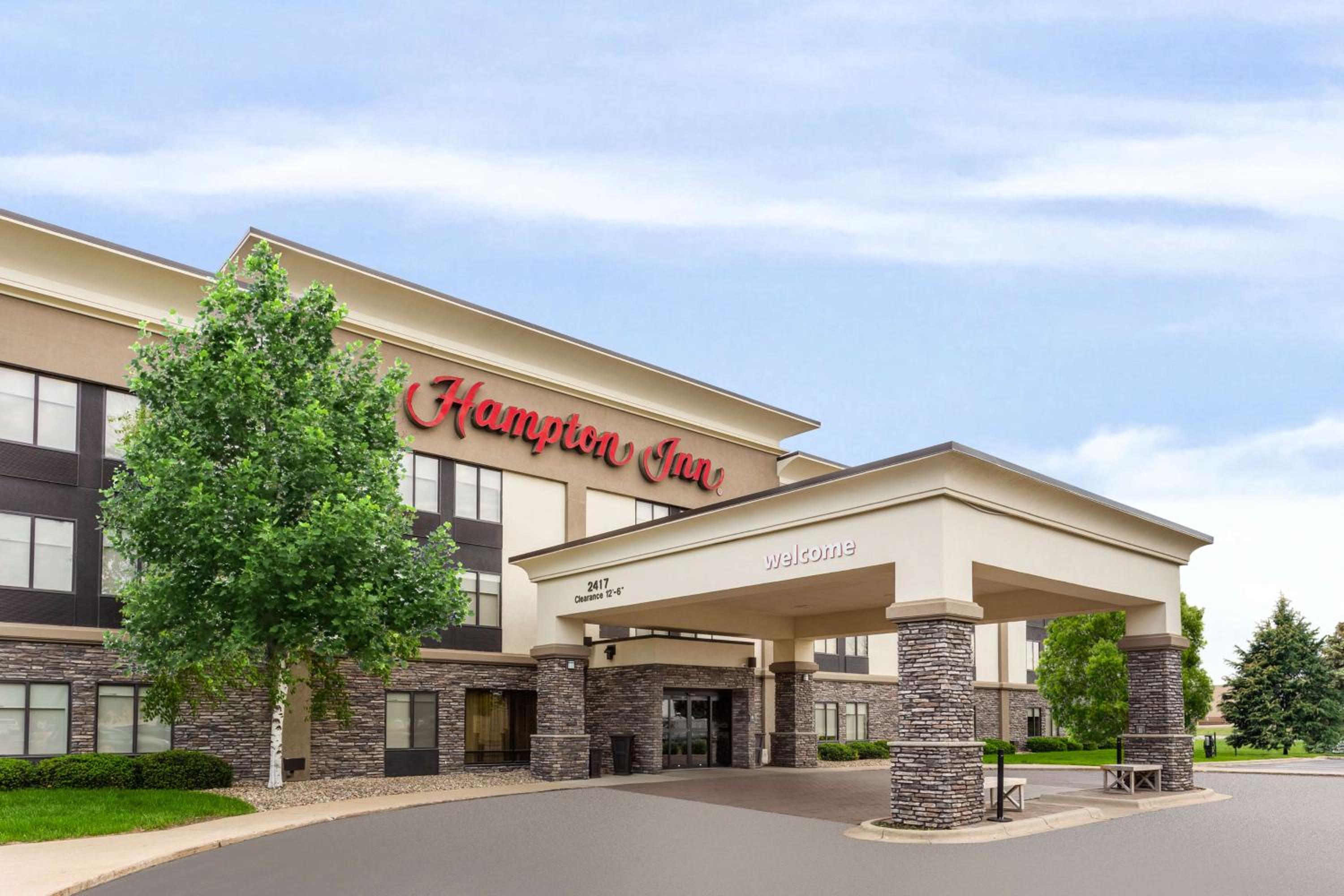 Hotel Hampton Inn Sioux Falls - Image 1