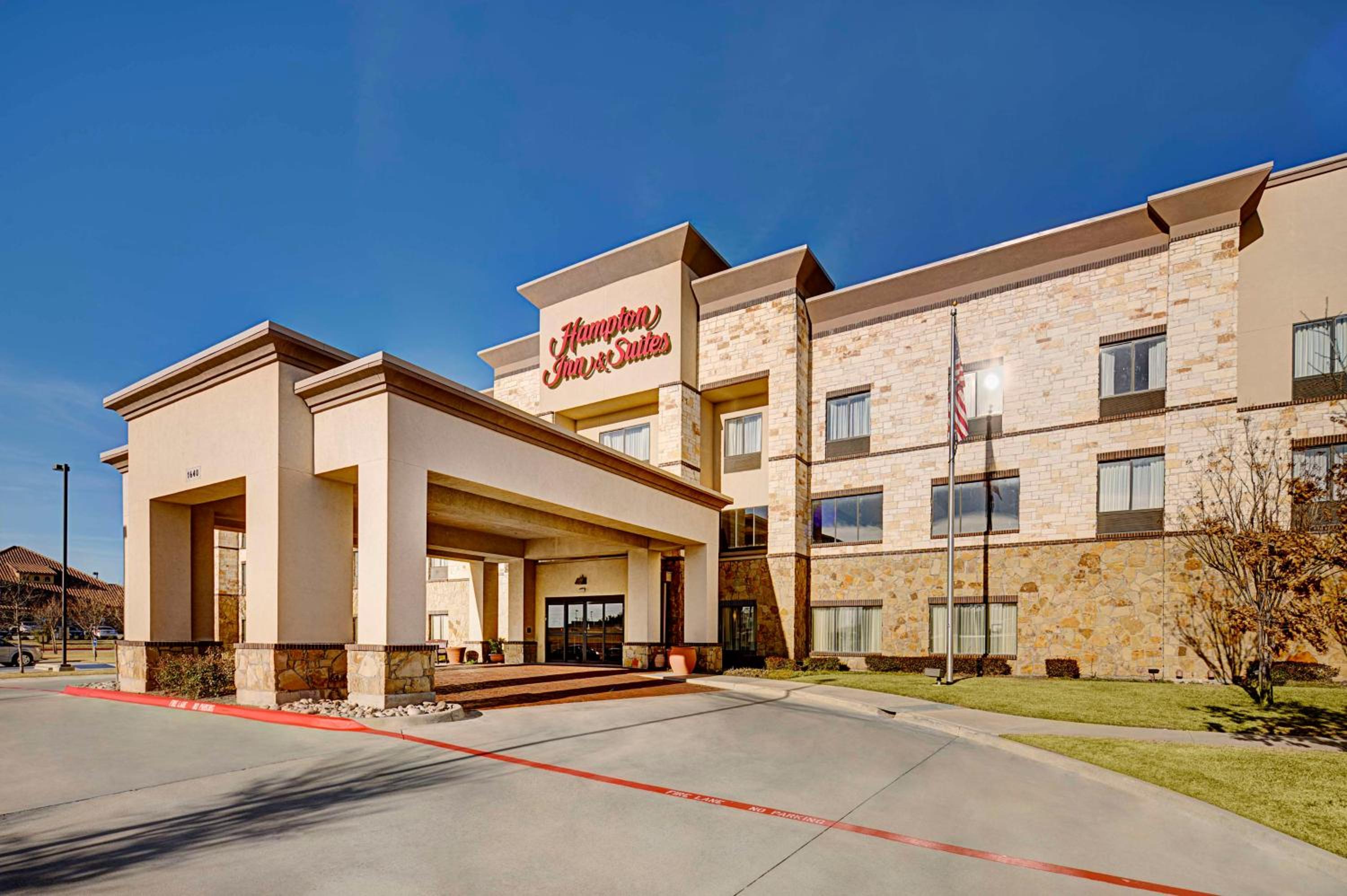 Dallas / Fort Worth Vacations - Hampton Inn  Suites - Mansfield - Property Image 1