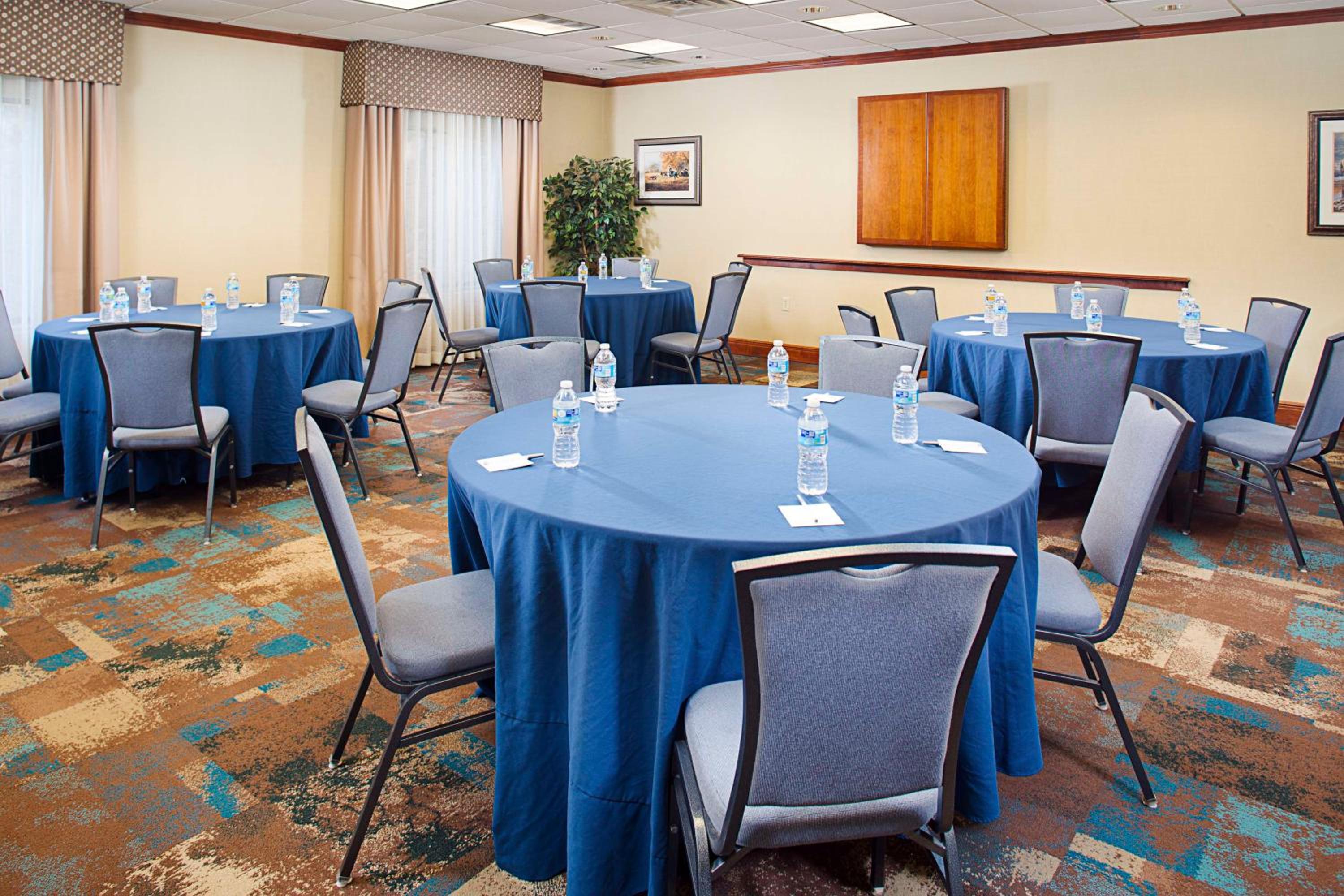 Mansfield Vacations - Hampton Inn  Suites - Mansfield - Property Image 6