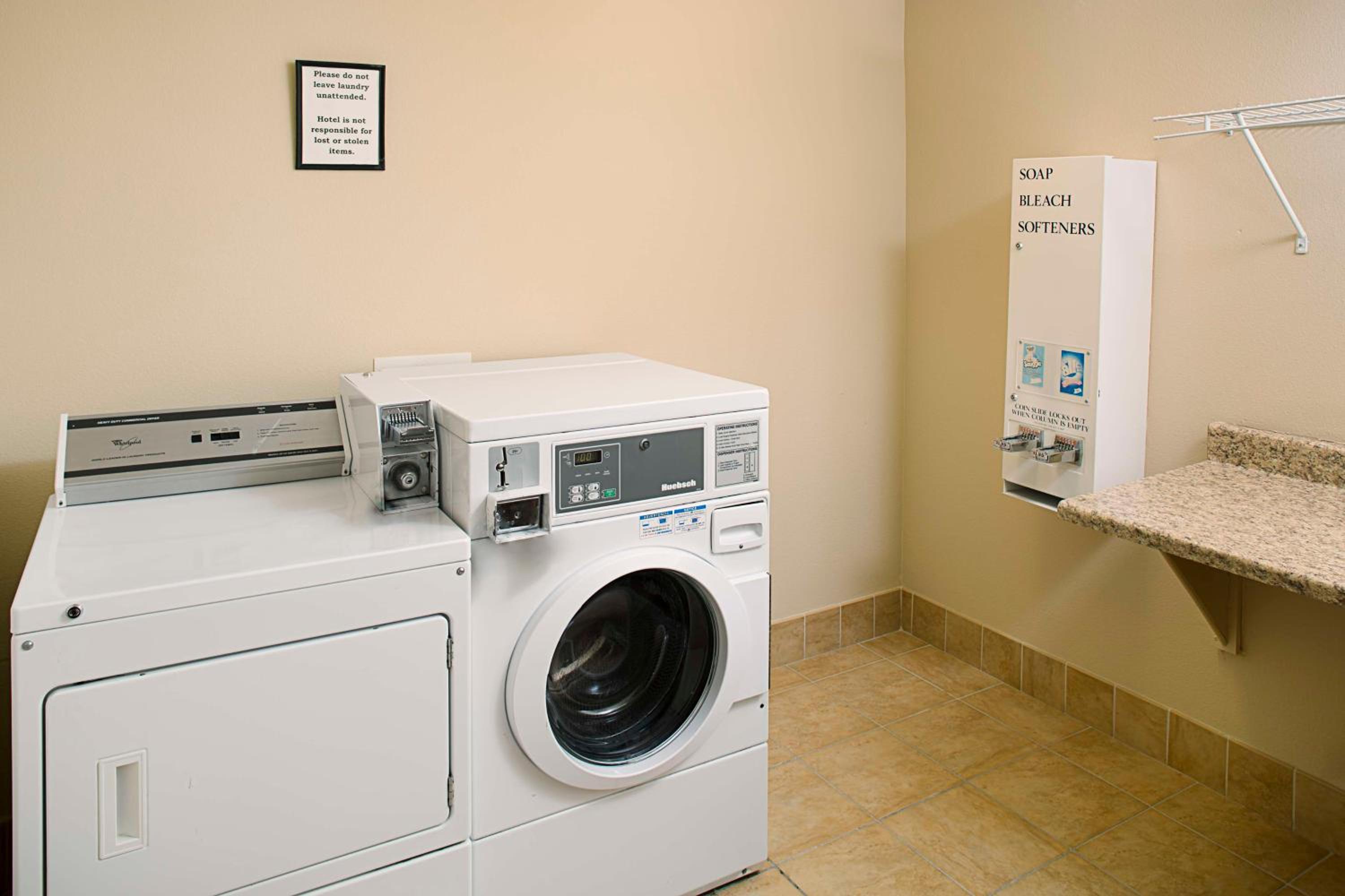 Mansfield Vacations - Hampton Inn  Suites - Mansfield - Property Image 3