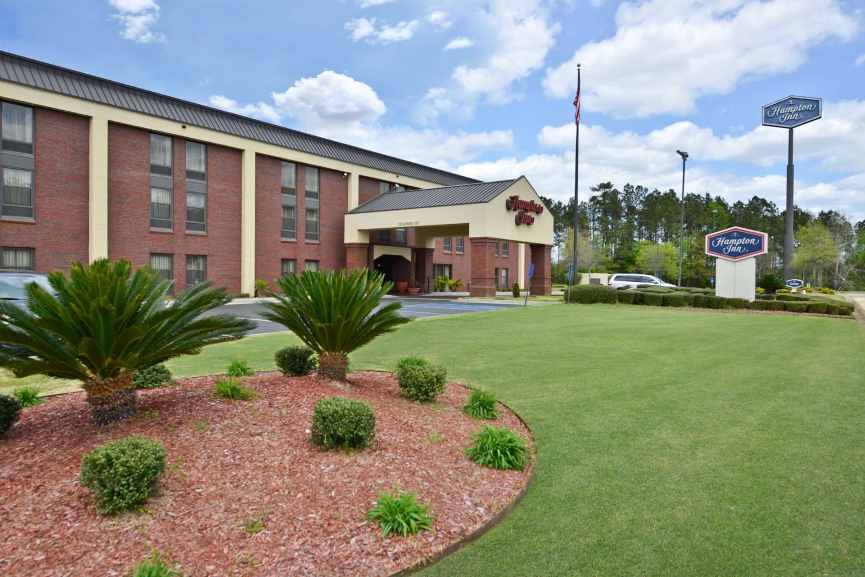 Hampton Inn - Greenville view 4