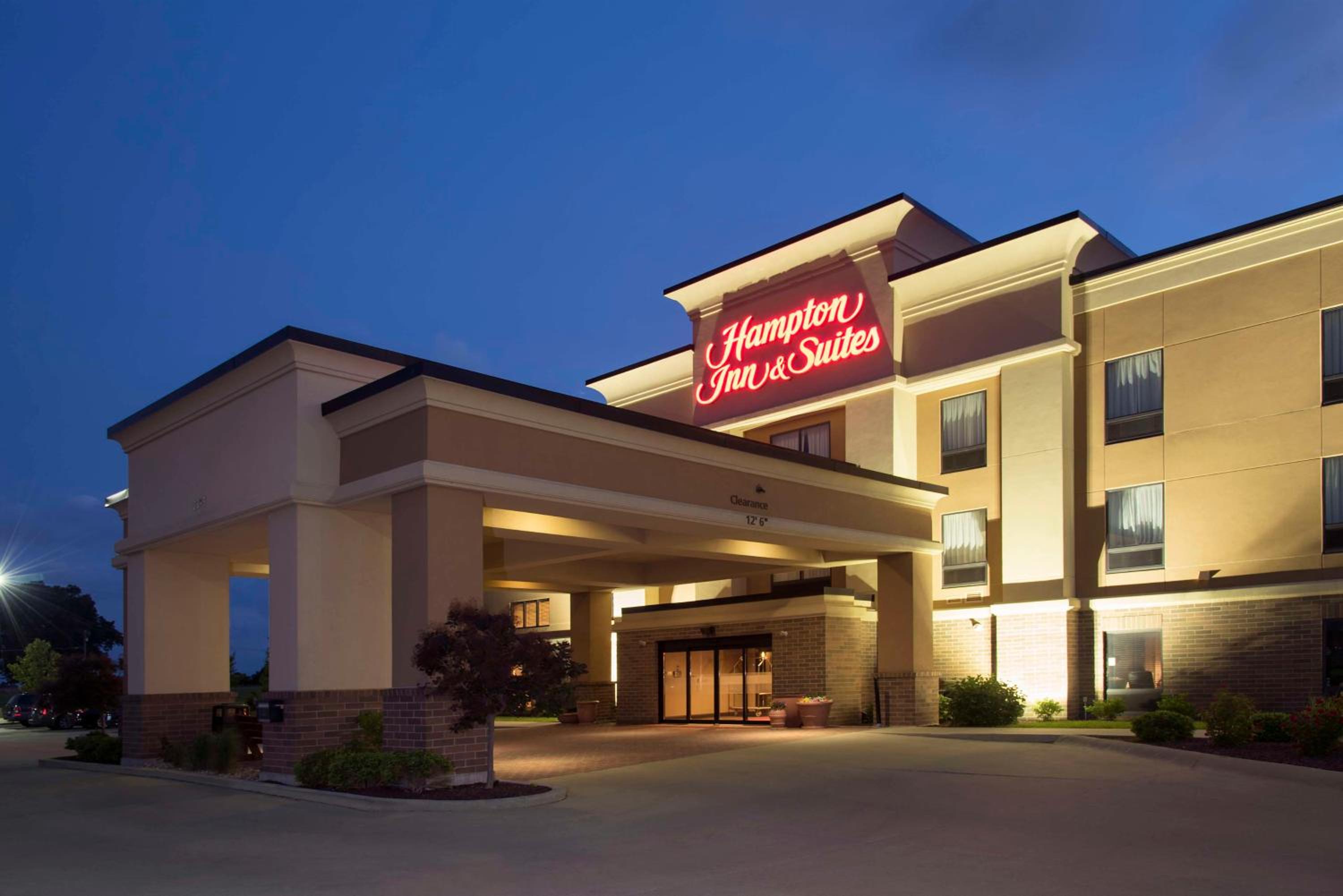 Crawfordsville Vacations - Hampton Inn  Suites Crawfordsville - Property Image 3