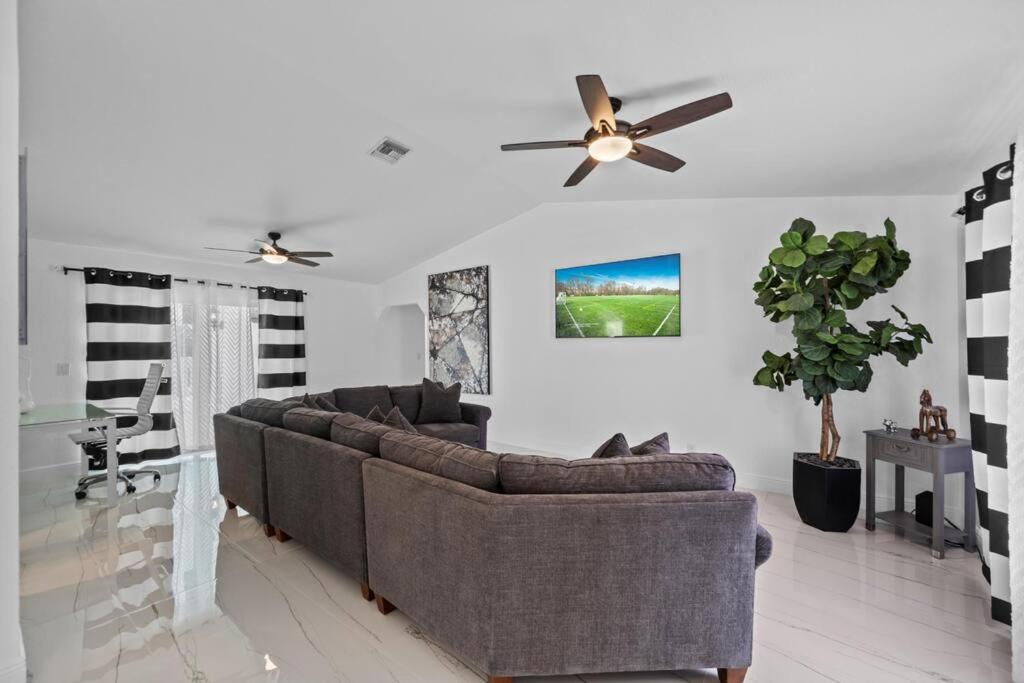 Luxurious Home Near West Palm Beach (Polo) view 4