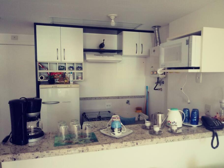 Barra da Tijuca-apto de sala-cozinha-quarto/suíte
