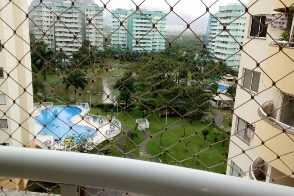 Barra da Tijuca-apto de sala-cozinha-quarto/suíte