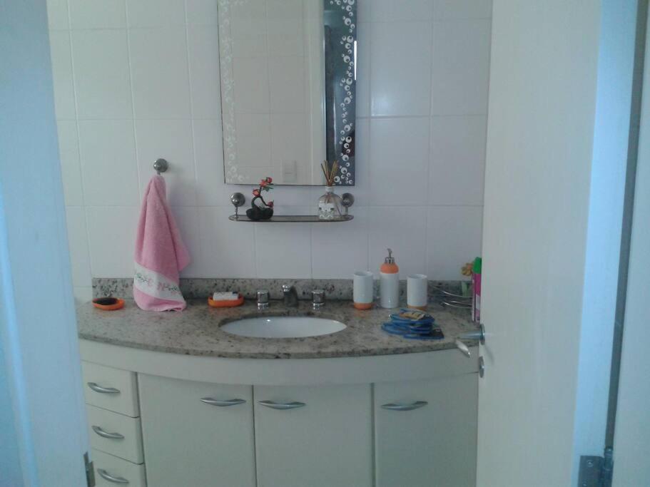 Barra da Tijuca-apto de sala-cozinha-quarto/suíte