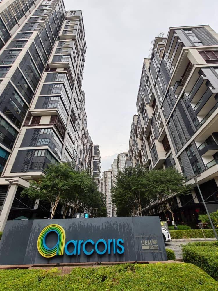 Arcoris Kiara 163 mall