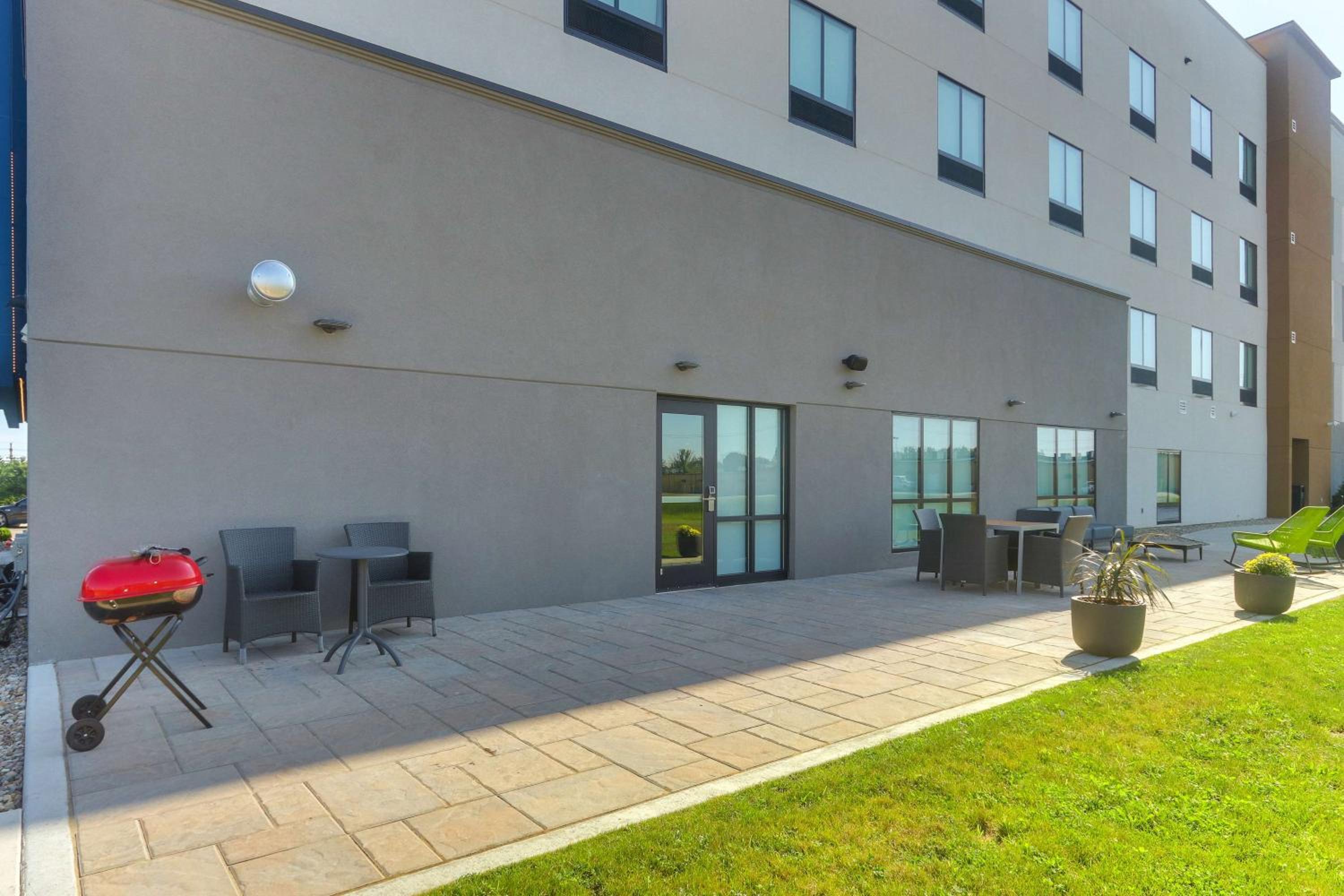 Lebanon Vacations - Hampton Inn Lebanon, IN - Property Image 1