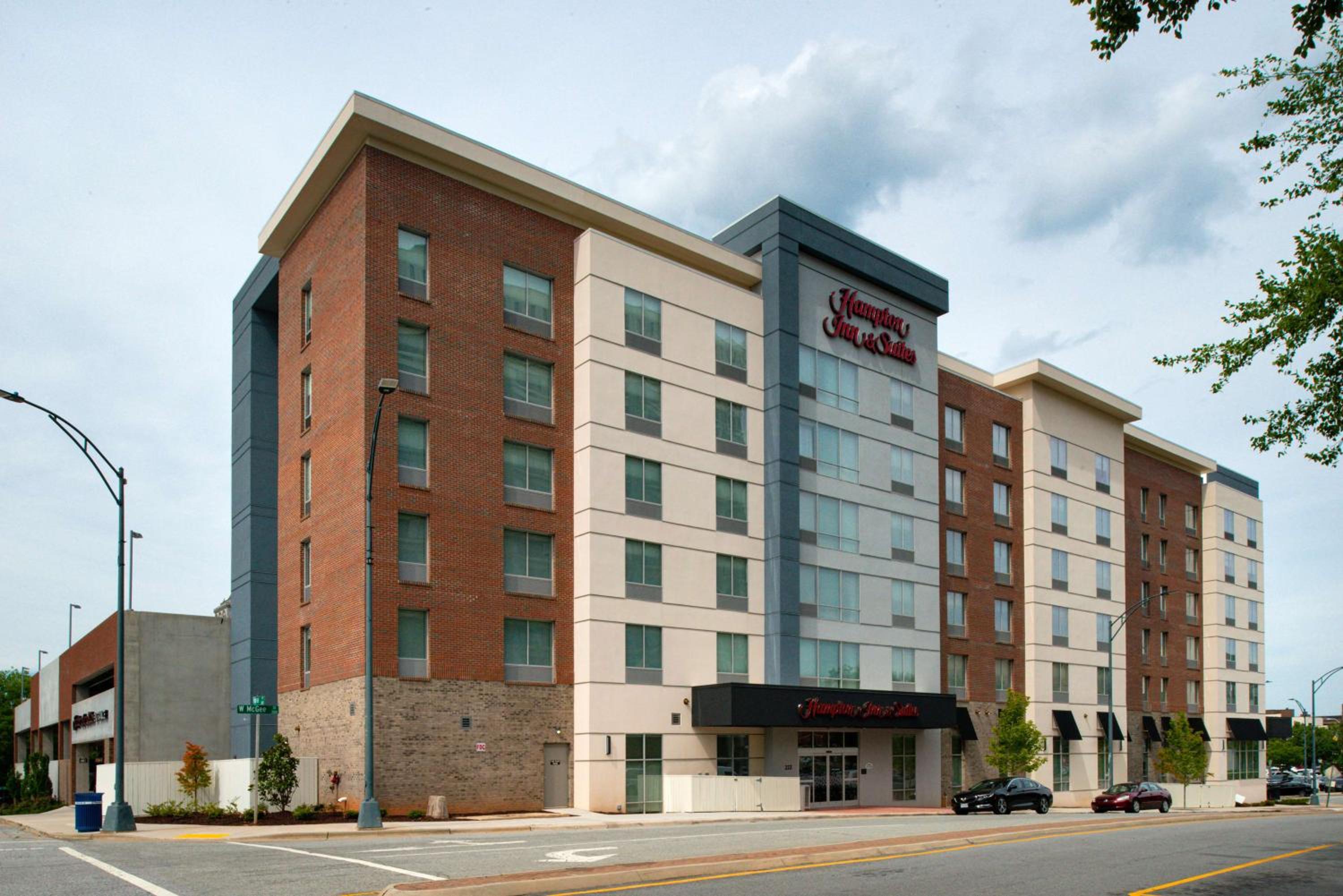 Hotel Hampton Inn & Suites Greensboro Downtown, Nc - Image 1