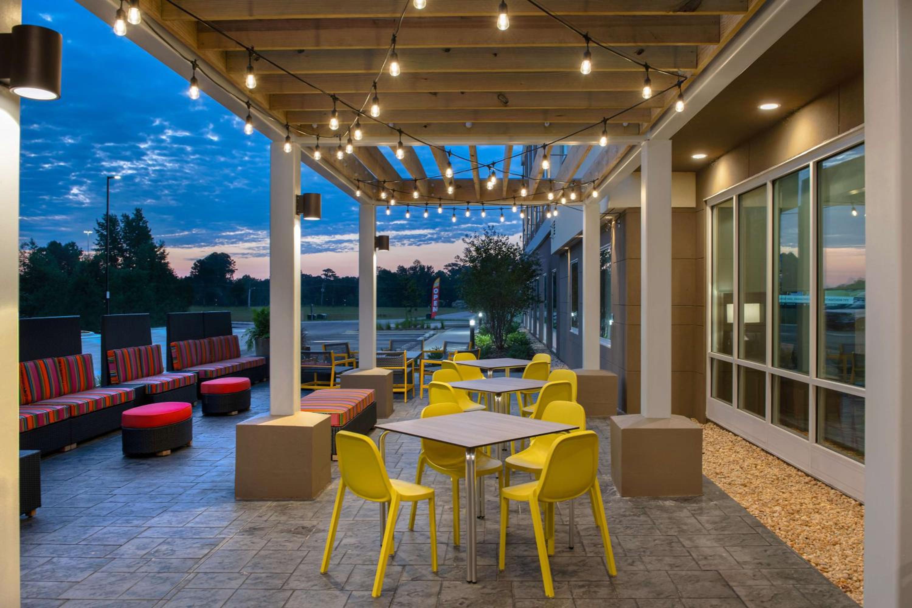 Fayetteville Vacations - Home2 Suites By Hilton Fayetteville North - Property Image 12