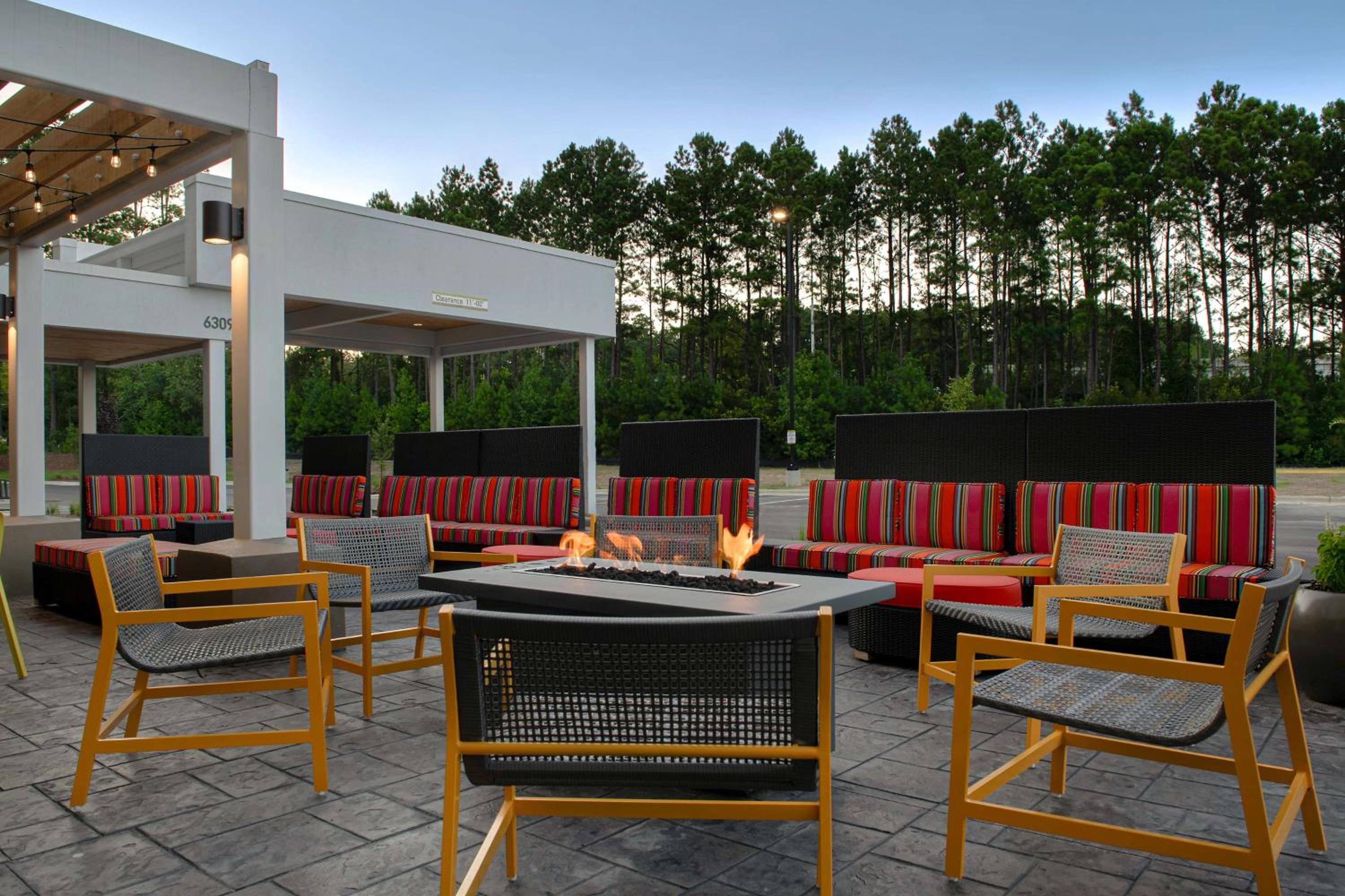 Fayetteville Vacations - Home2 Suites By Hilton Fayetteville North - Property Image 42