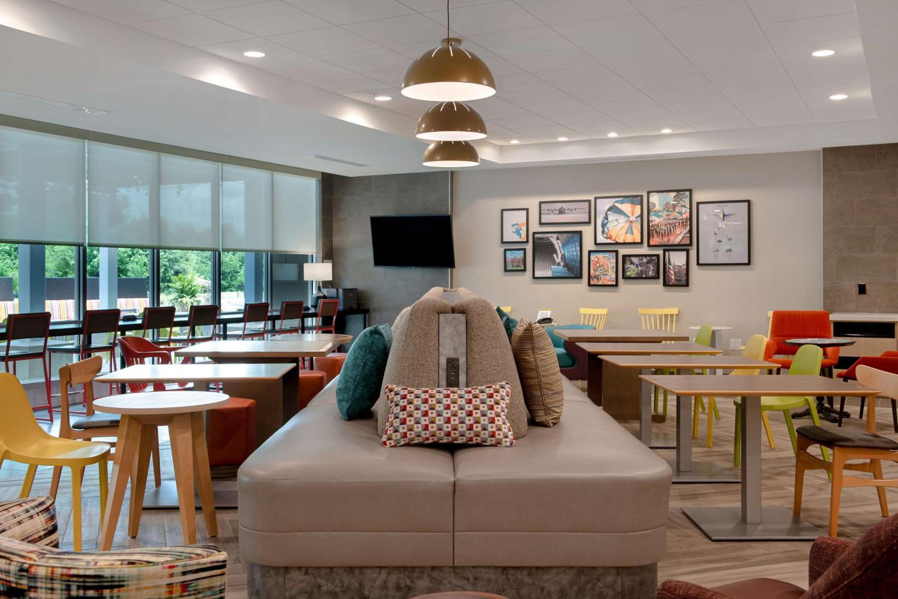 Fayetteville Vacations - Home2 Suites By Hilton Fayetteville North - Property Image 6