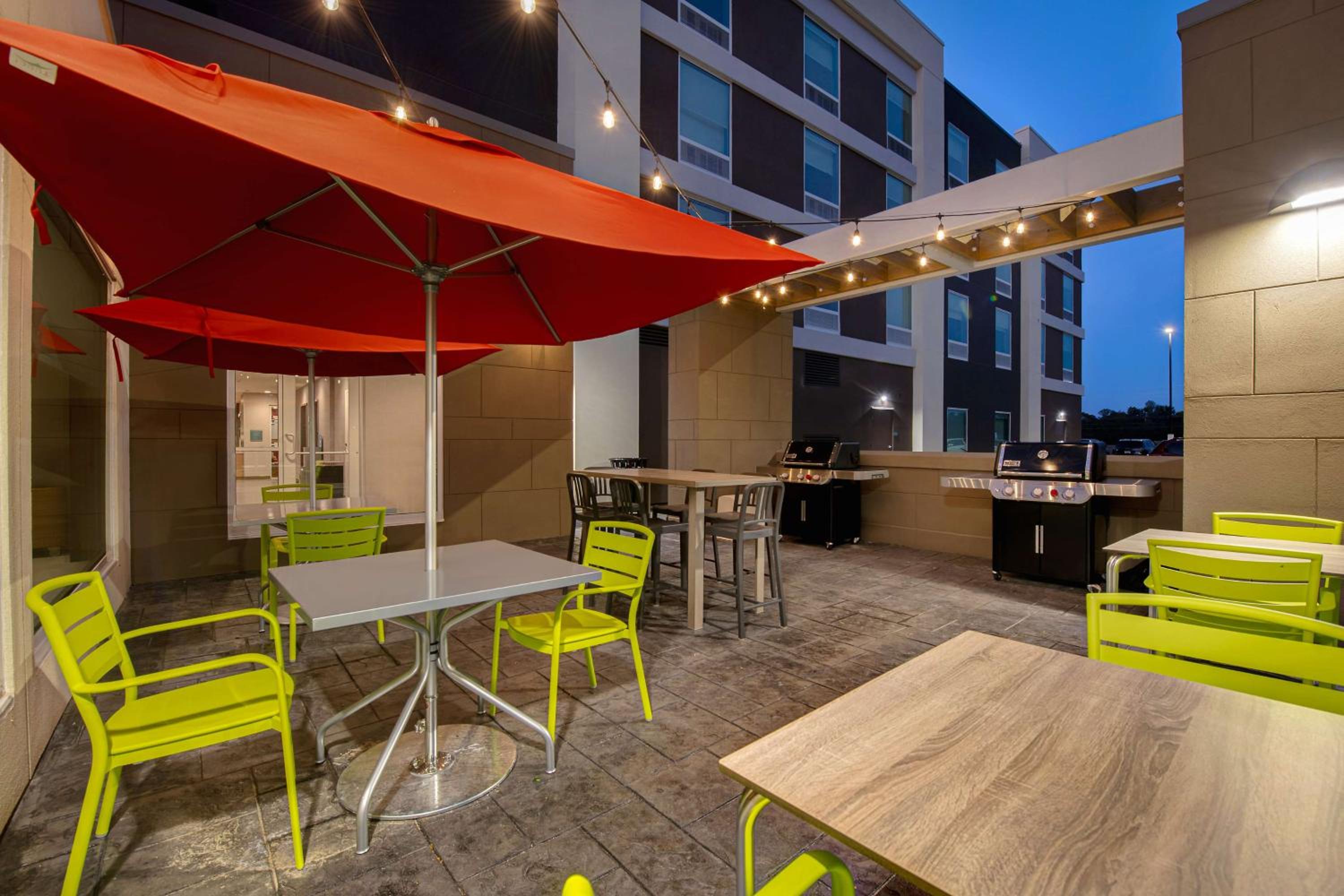 Fayetteville Vacations - Home2 Suites By Hilton Fayetteville North - Property Image 9