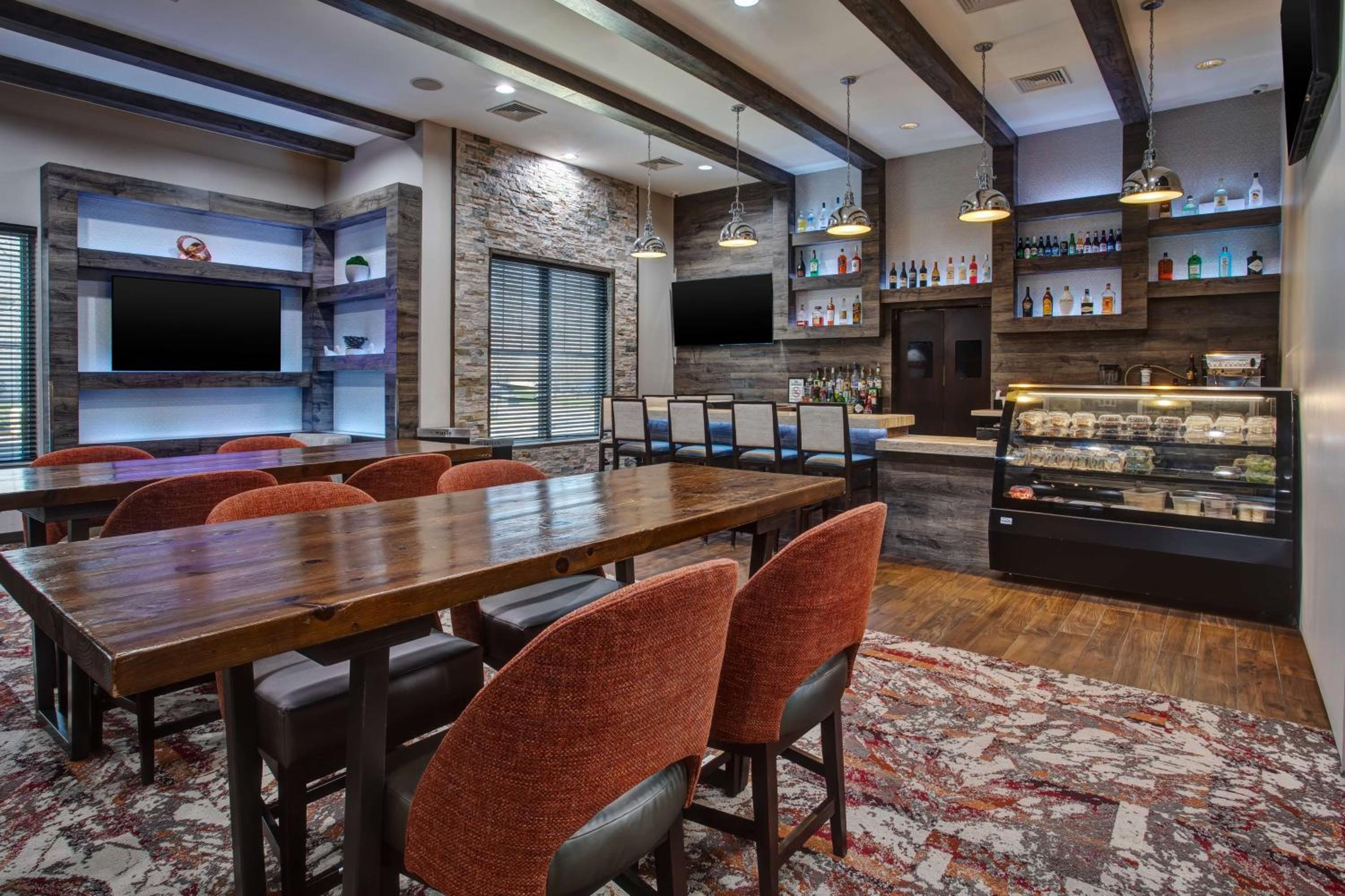 New York City Vacations - Hampton Inn  Suites By Hilton- Newark Airport Elizabeth - Property Image 2