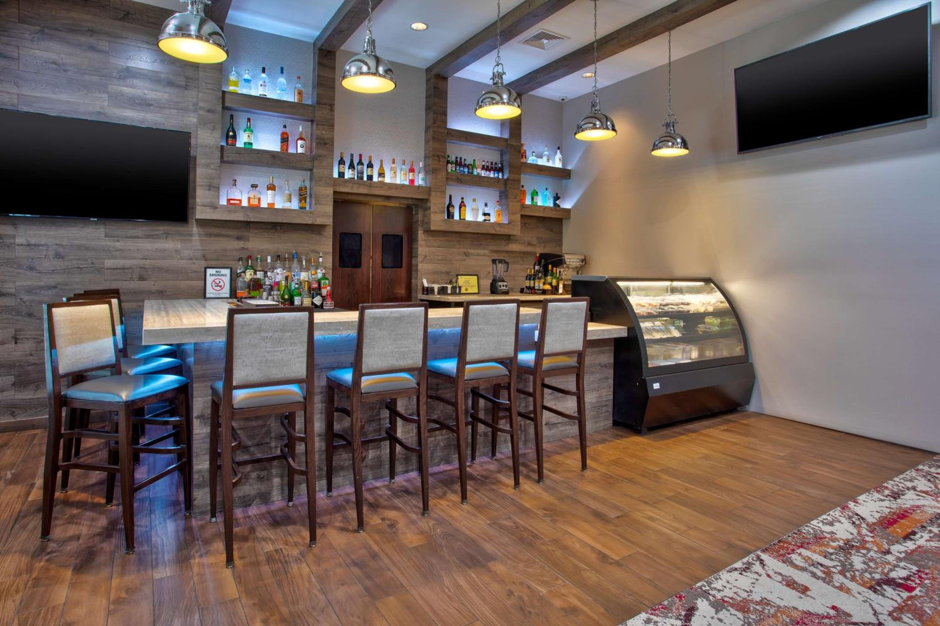 New York City Vacations - Hampton Inn  Suites By Hilton- Newark Airport Elizabeth - Property Image 4